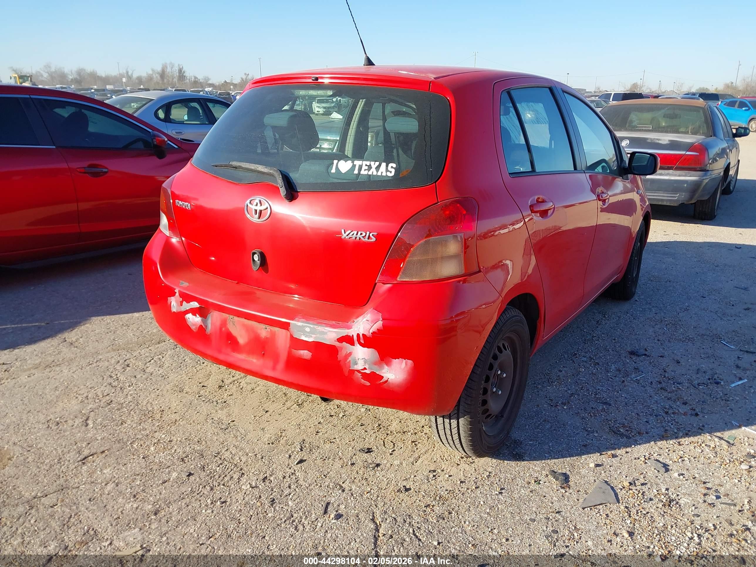 TOYOTA YARIS image 4