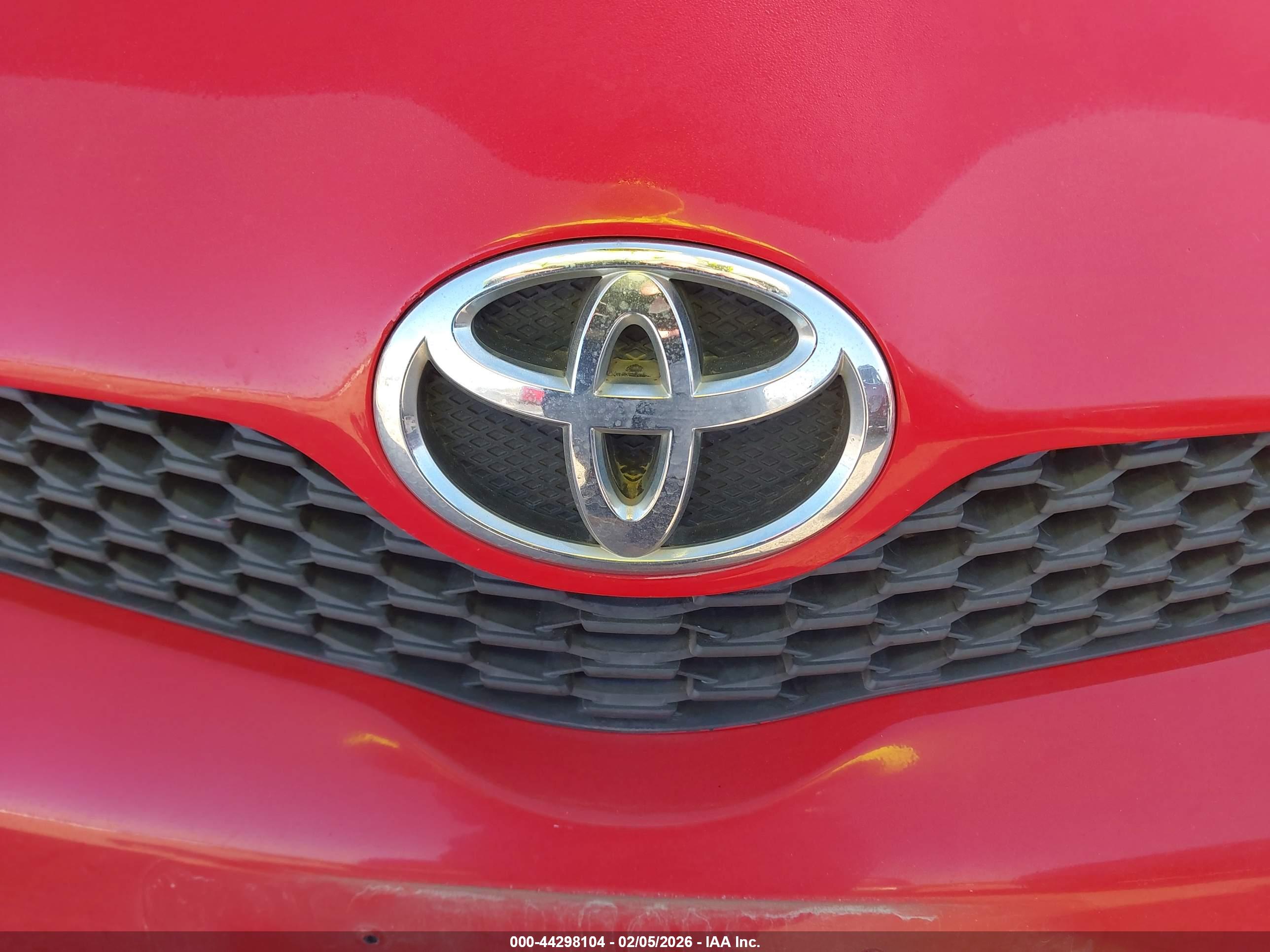 TOYOTA YARIS image 6