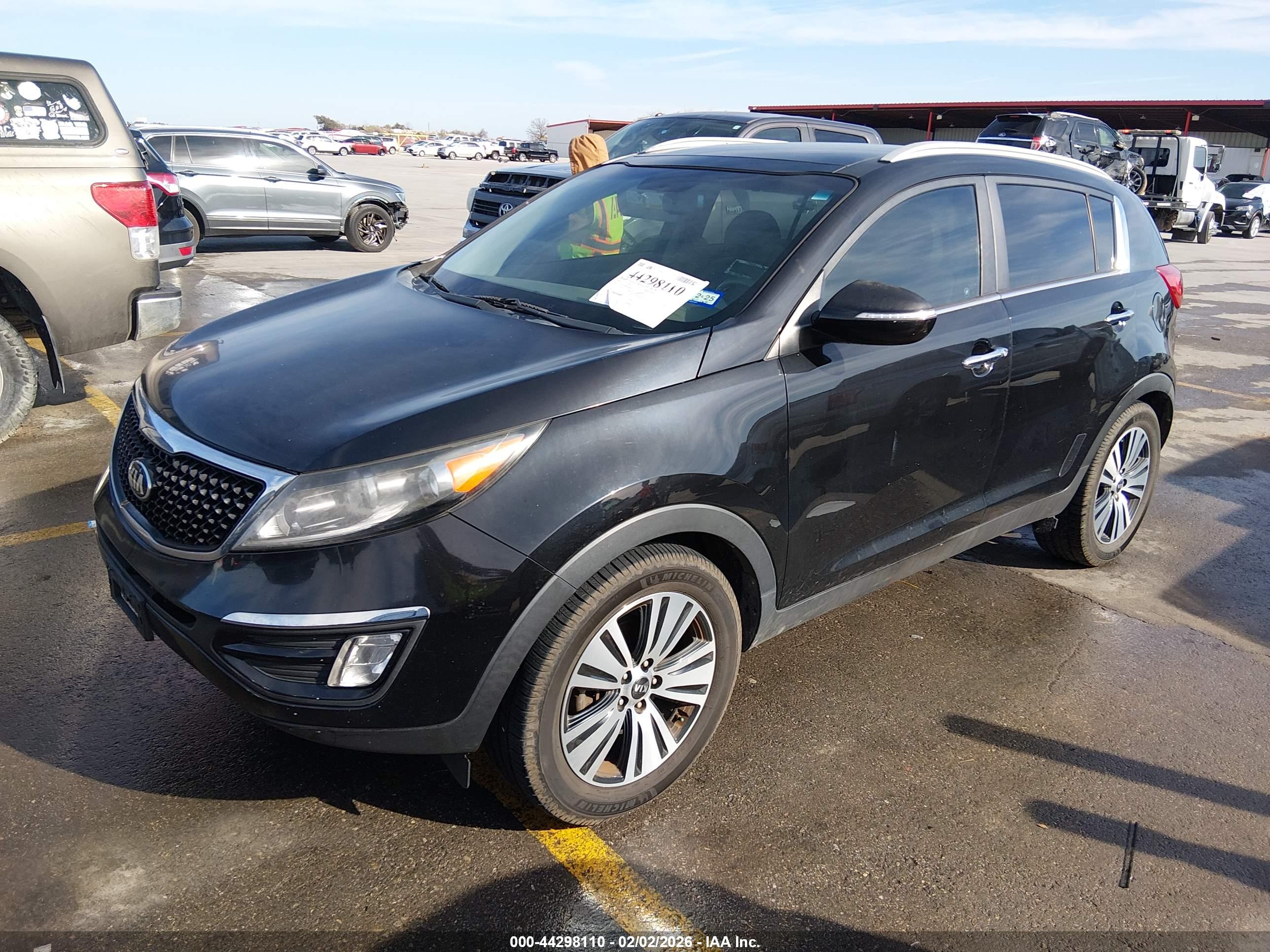 KIA SPORTAGE image 2