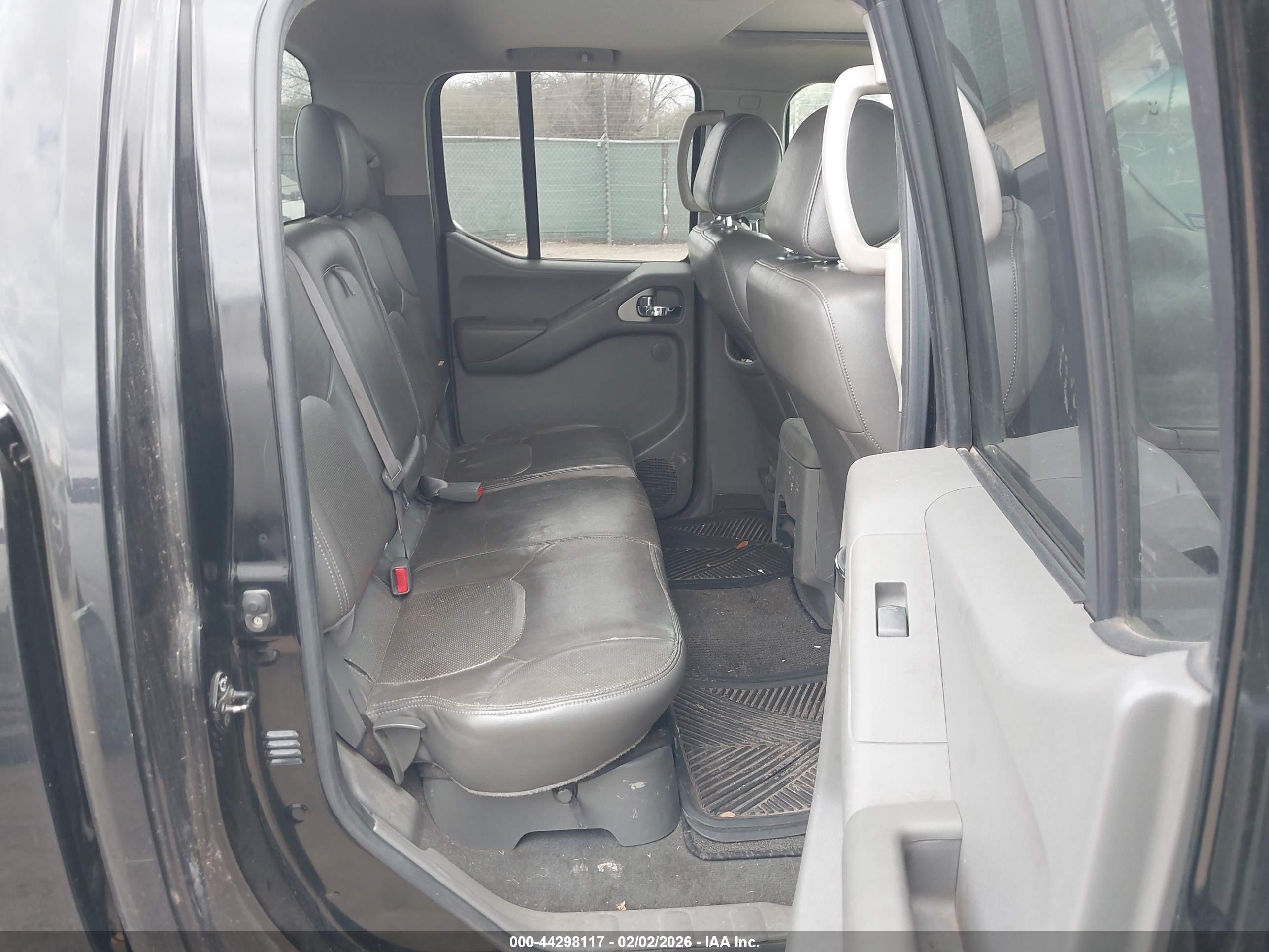 NISSAN FRONTIER image 8