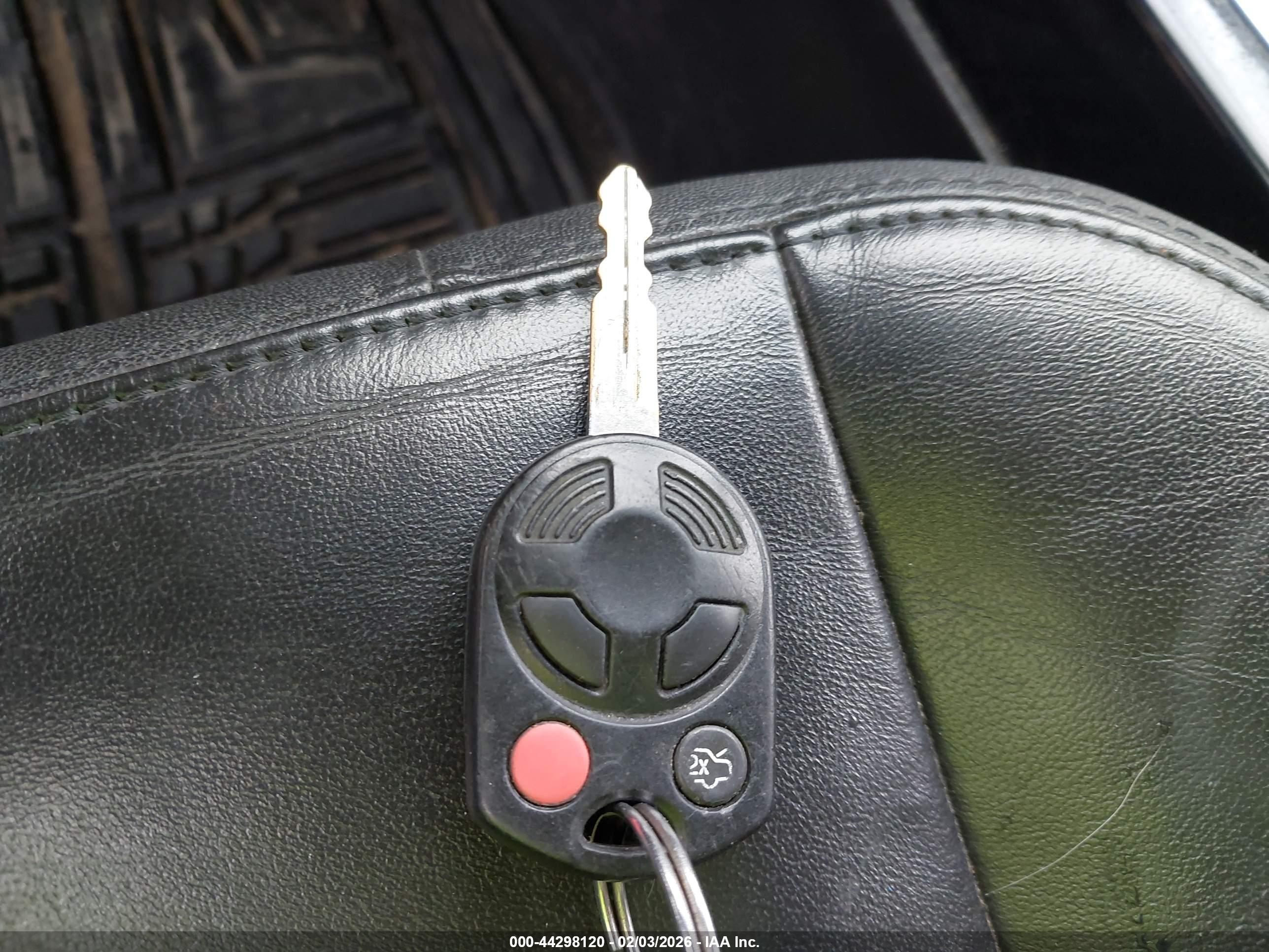 FORD ESCAPE image 11