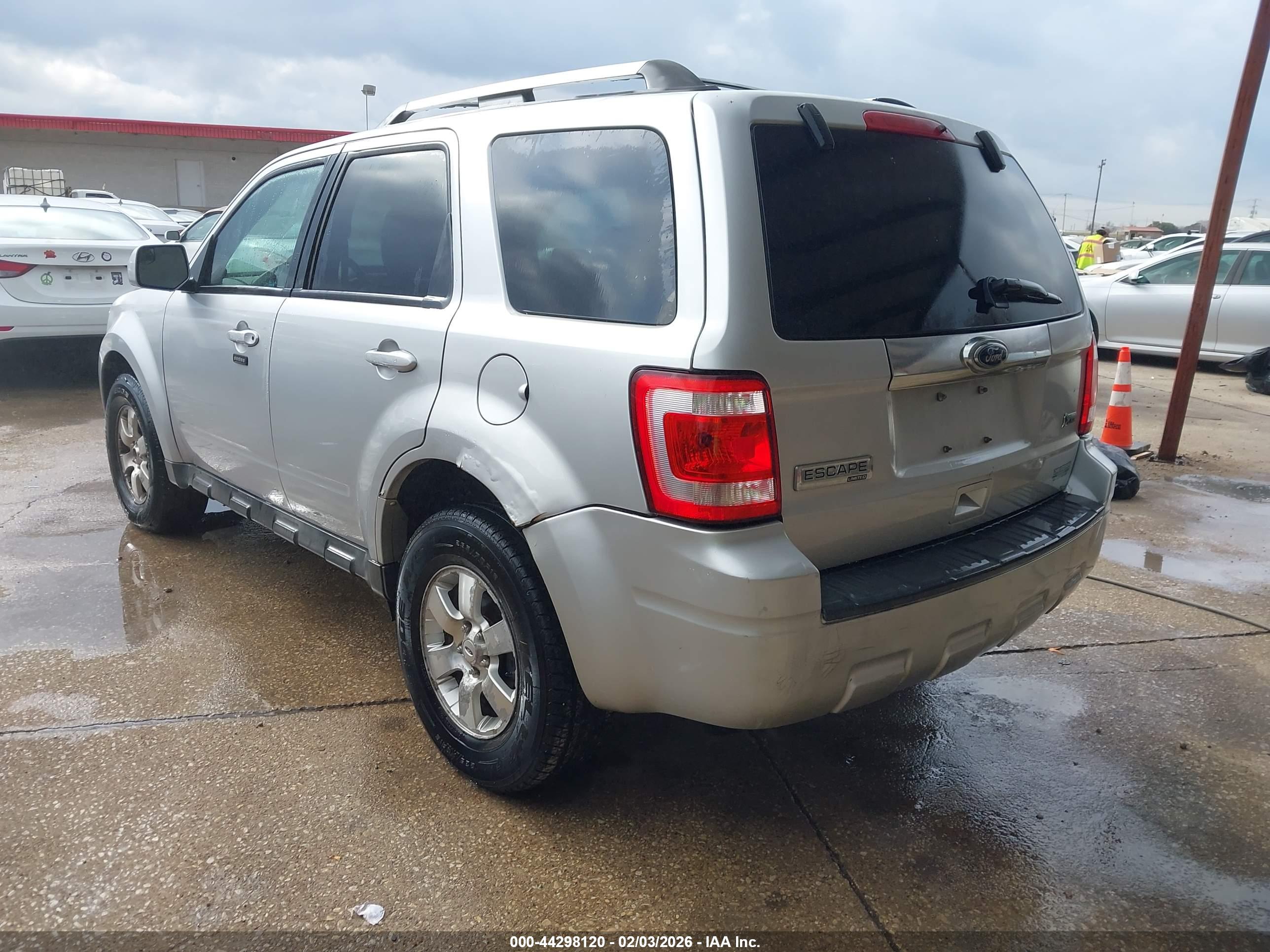 FORD ESCAPE image 3
