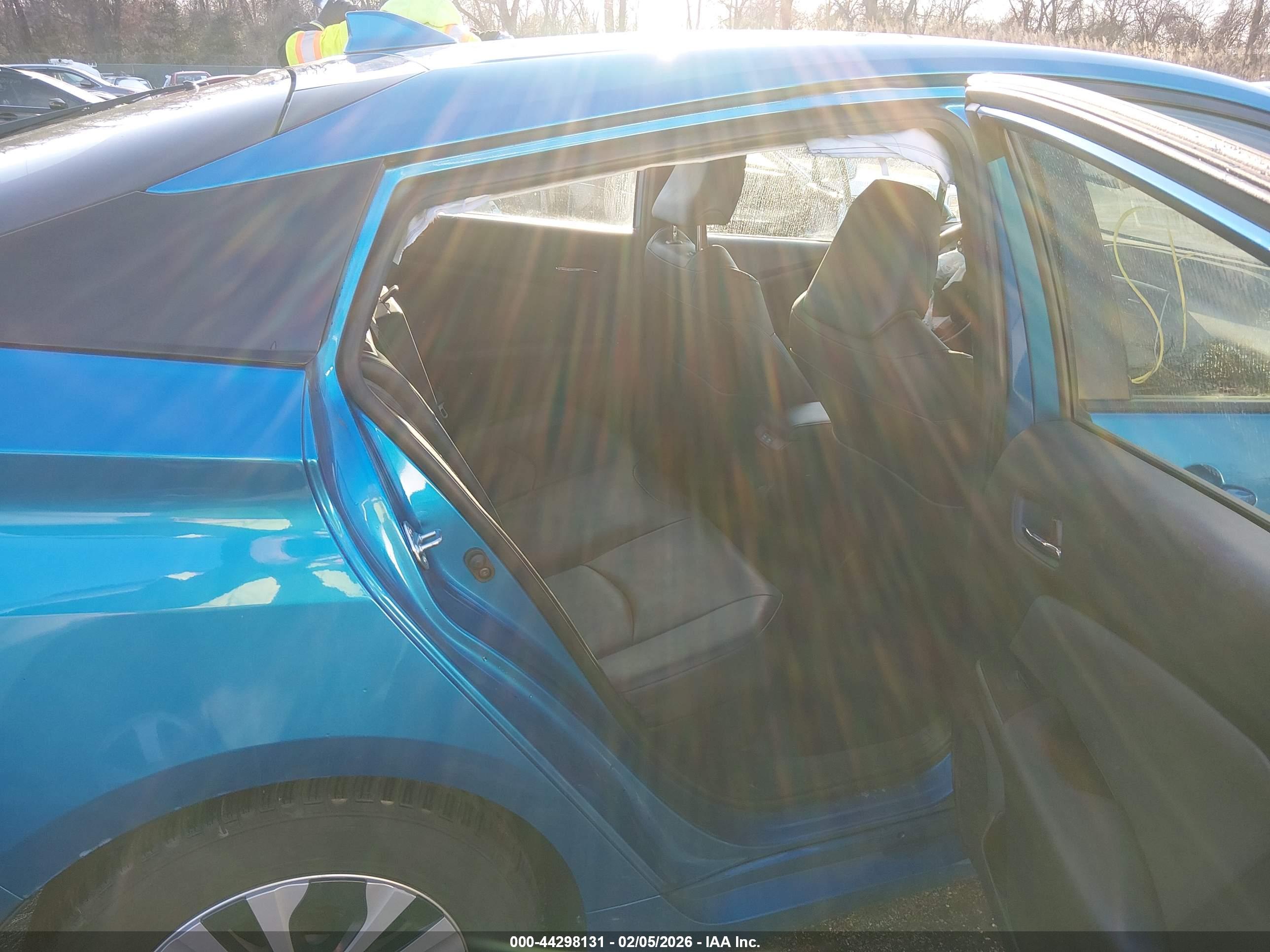 TOYOTA PRIUS image 8