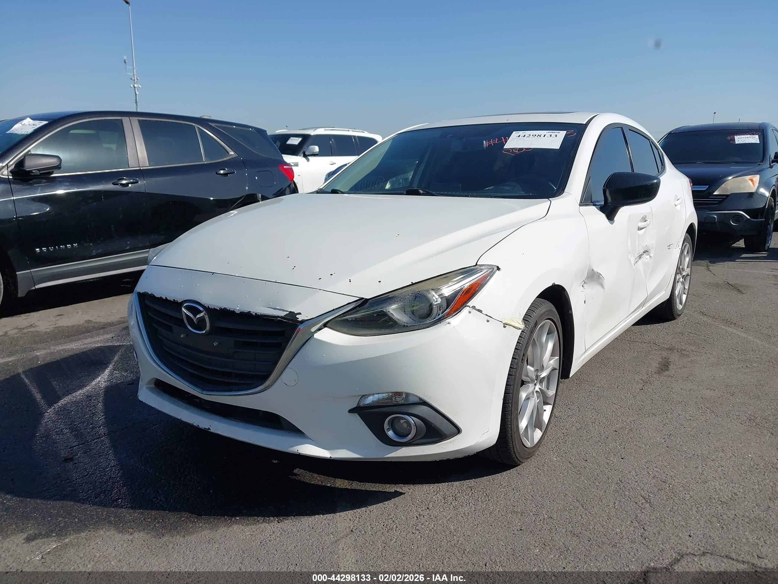 MAZDA MAZDA3 image 2