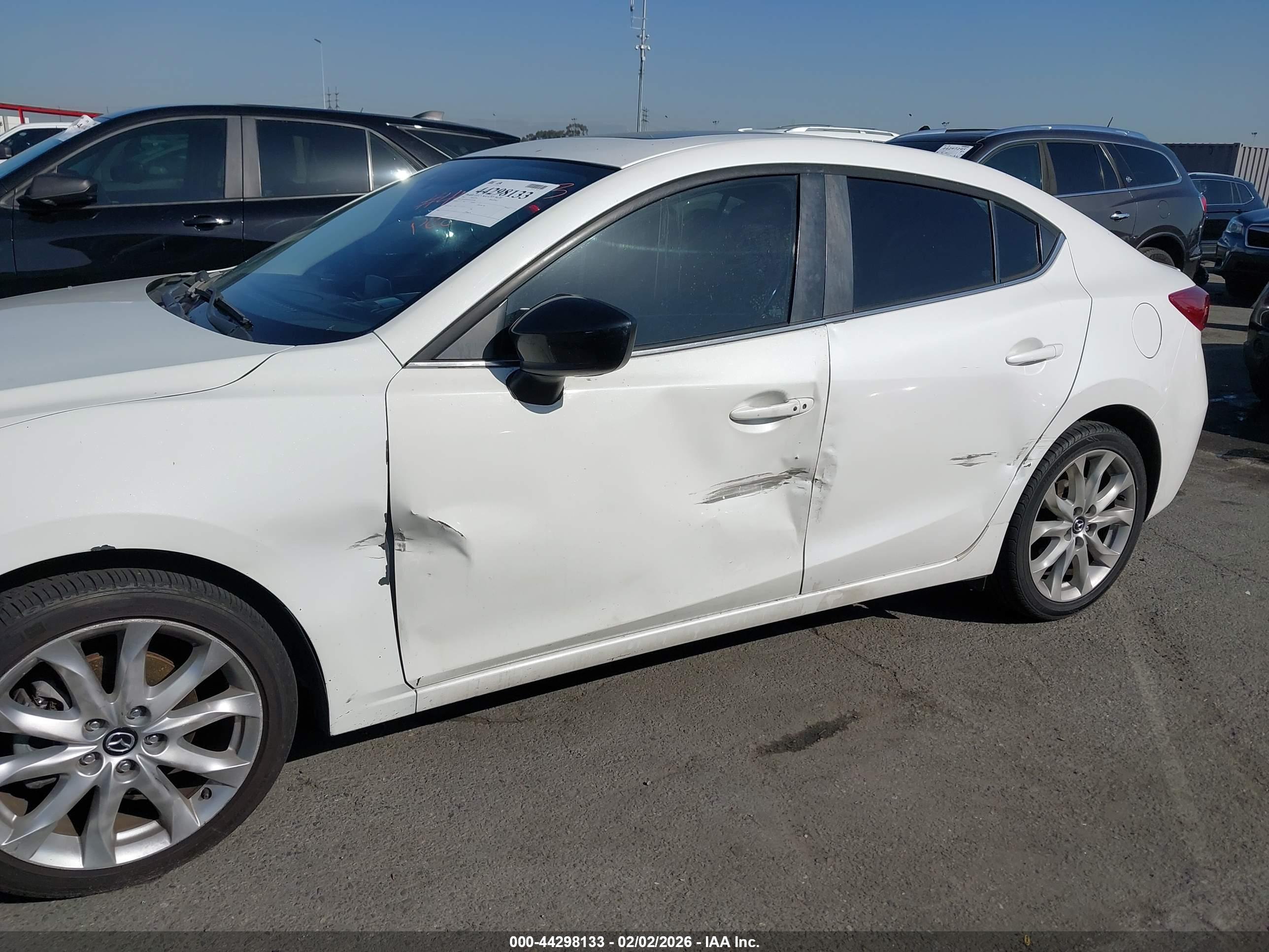MAZDA MAZDA3 image 6
