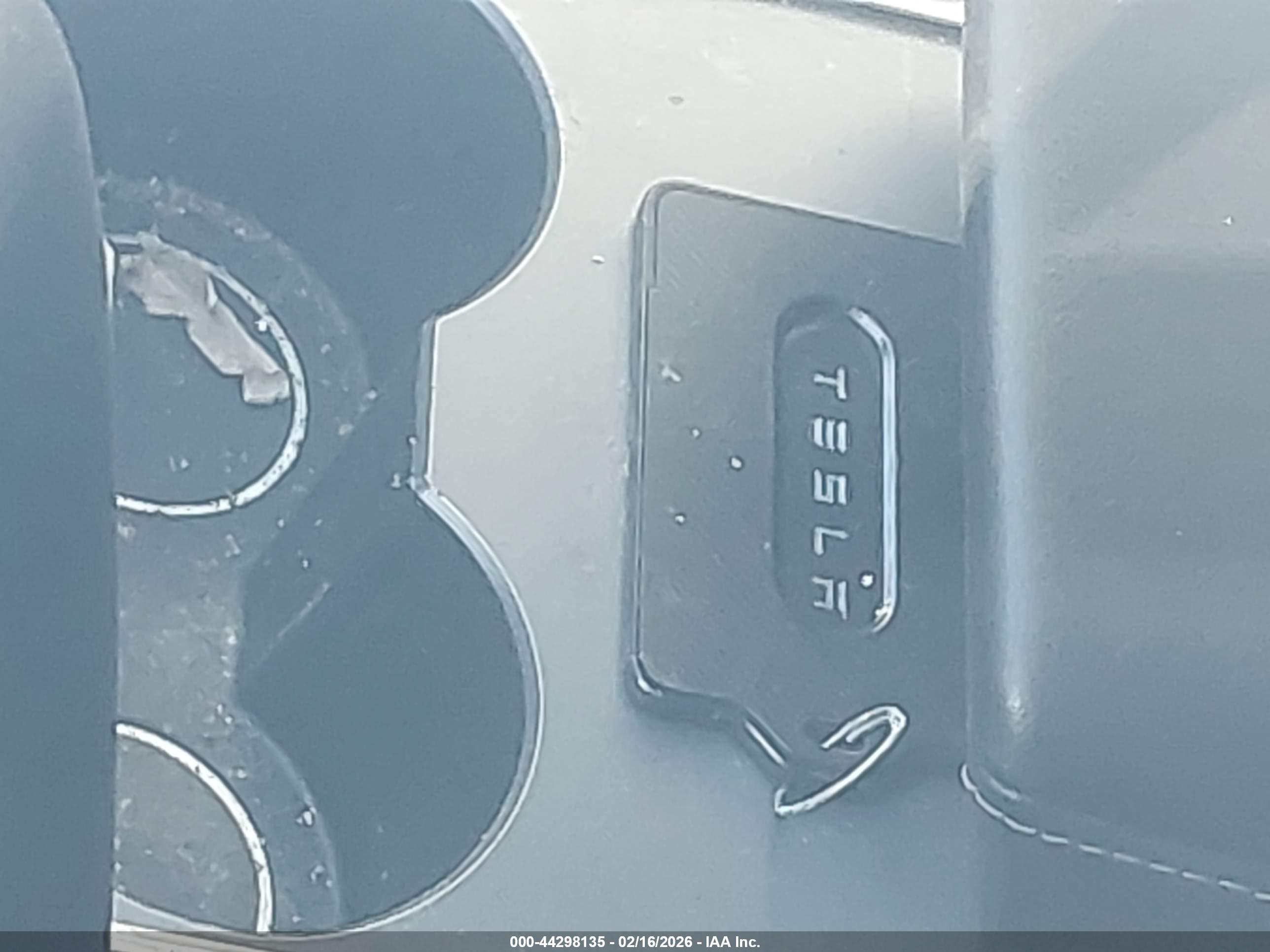 TESLA MODEL image 11