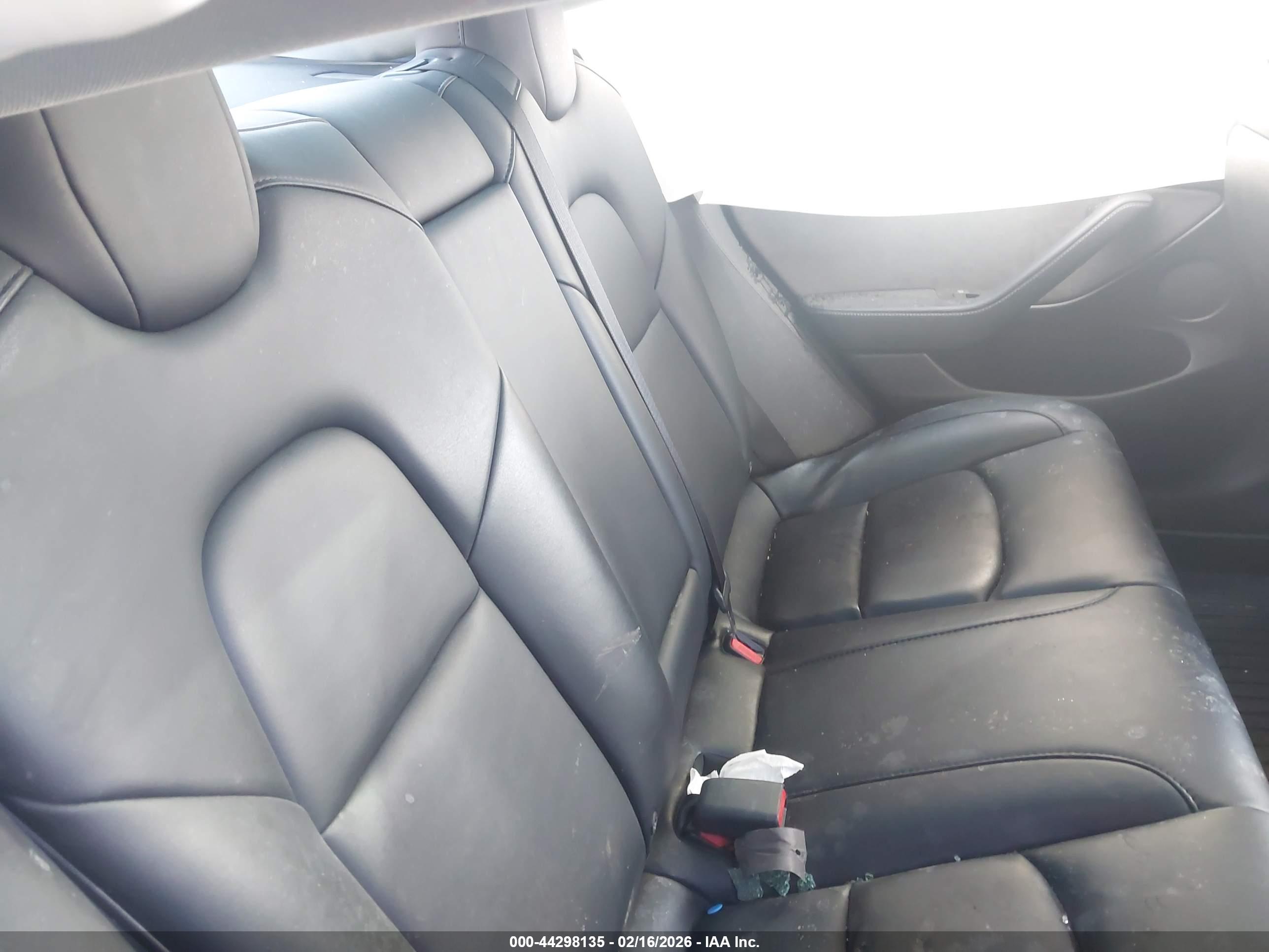 TESLA MODEL image 8