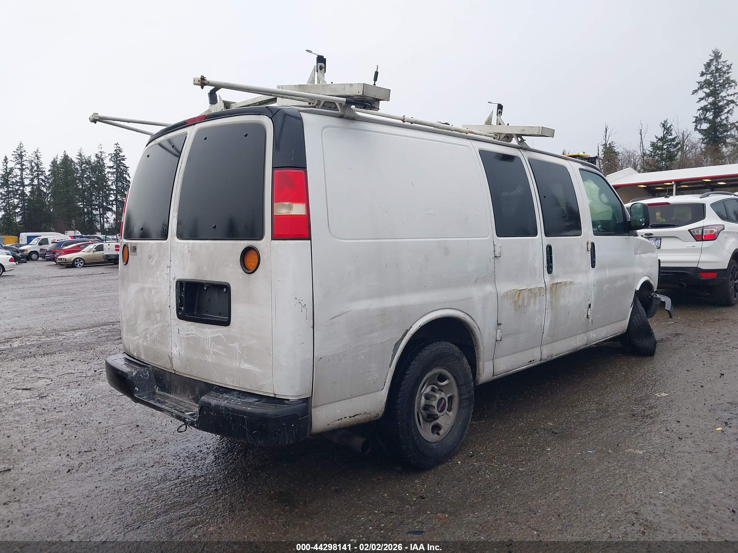 GMC SAVANA image 4
