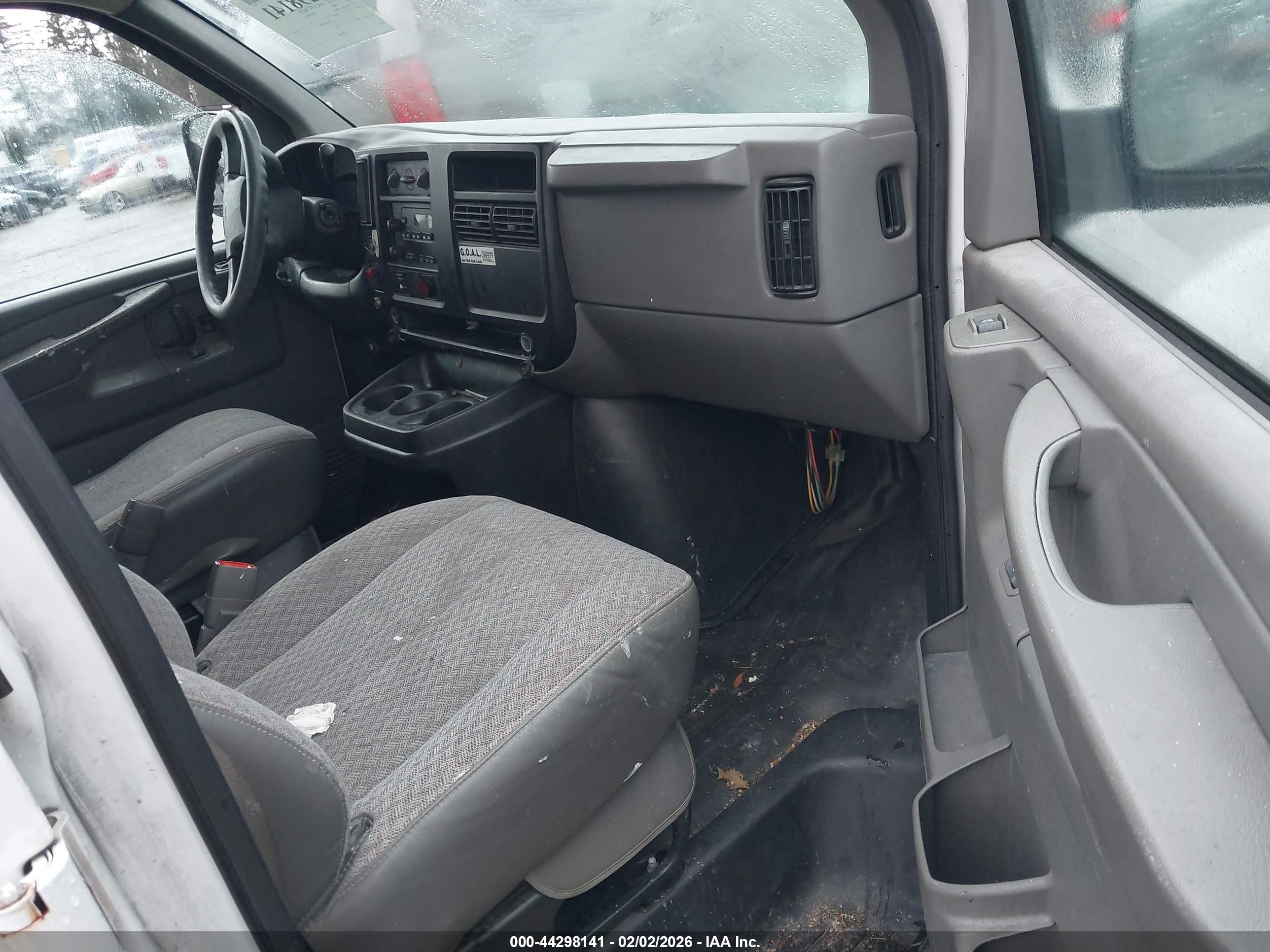 GMC SAVANA image 5