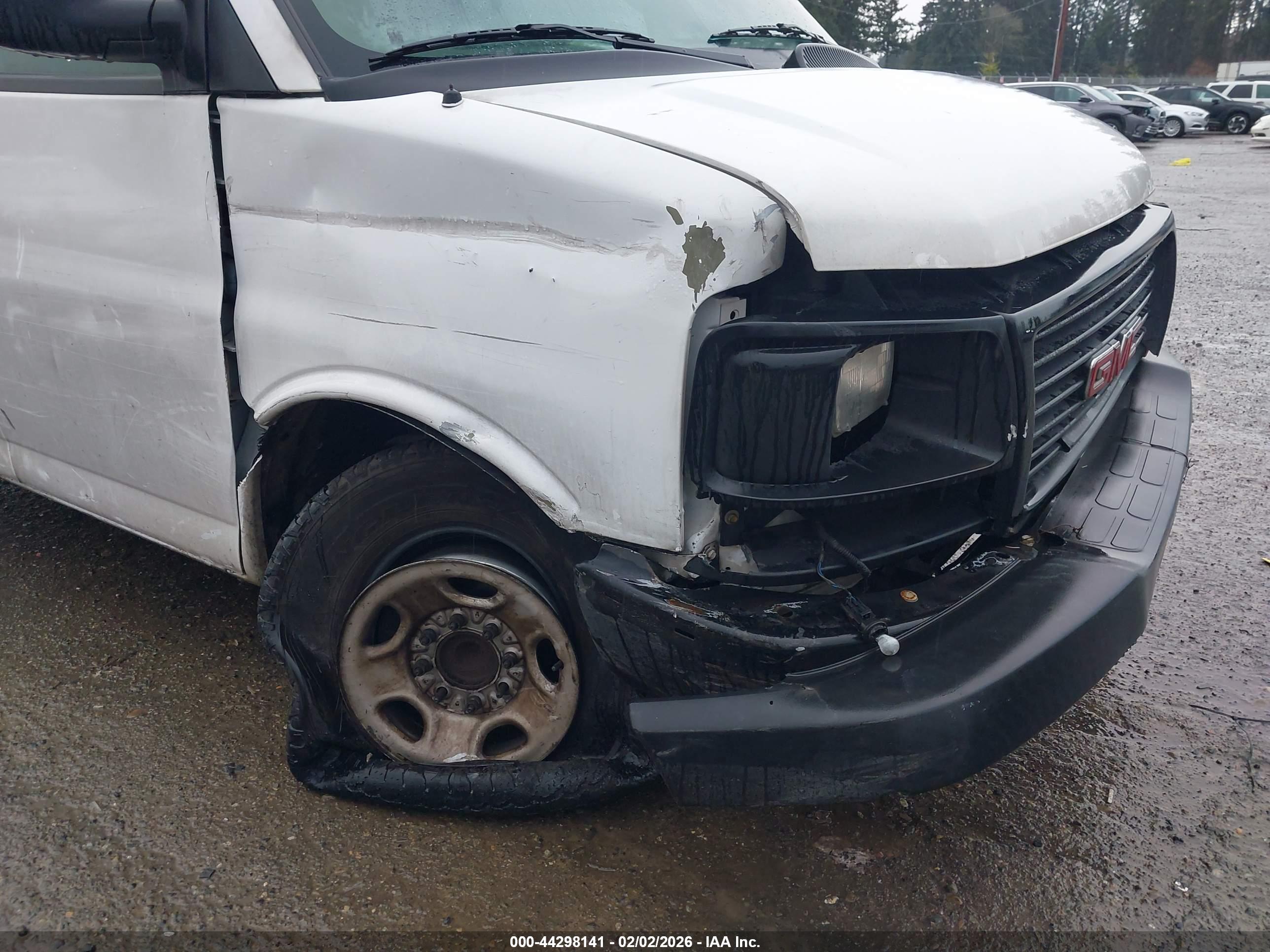 GMC SAVANA image 6
