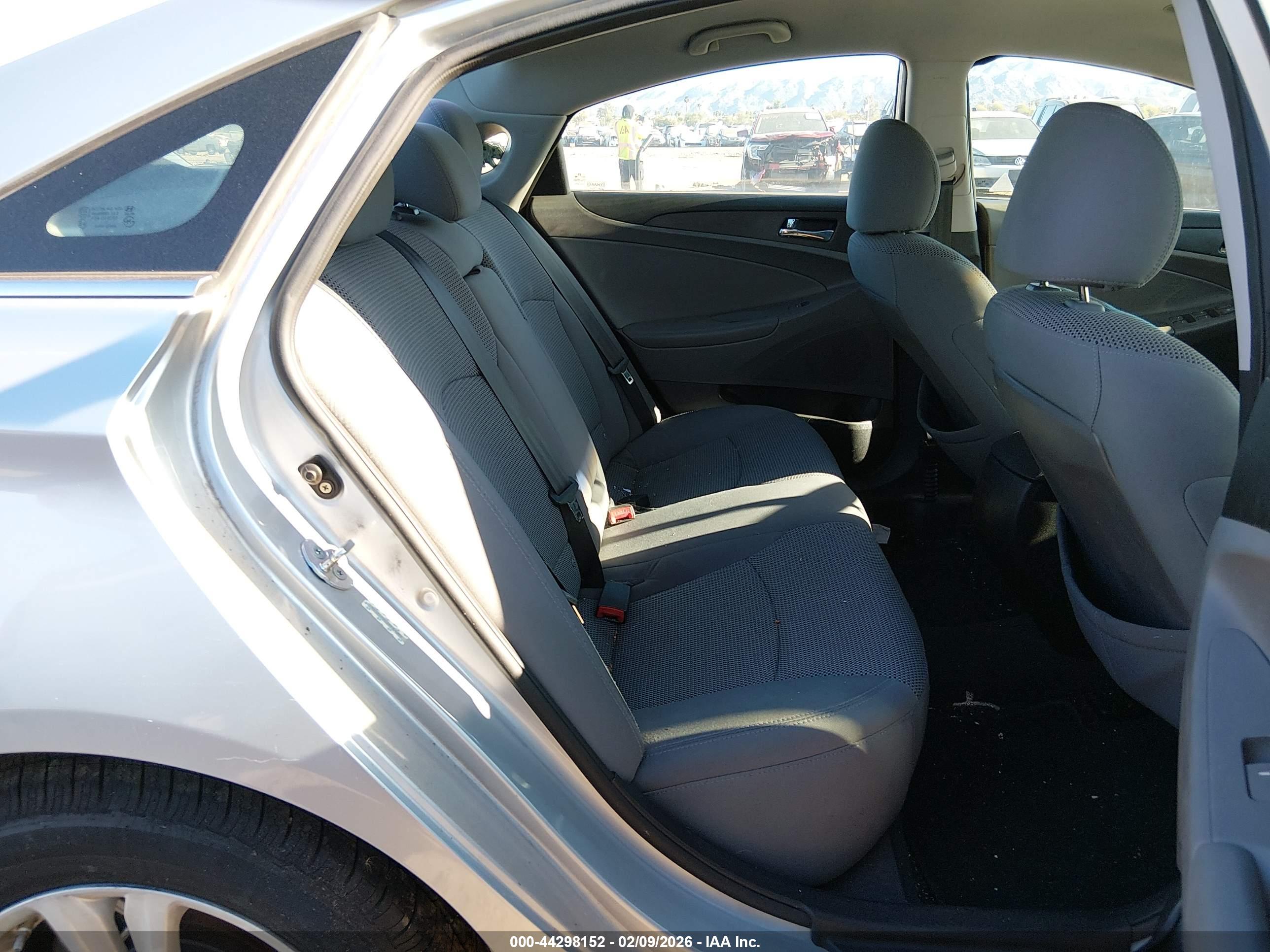 HYUNDAI SONATA image 8