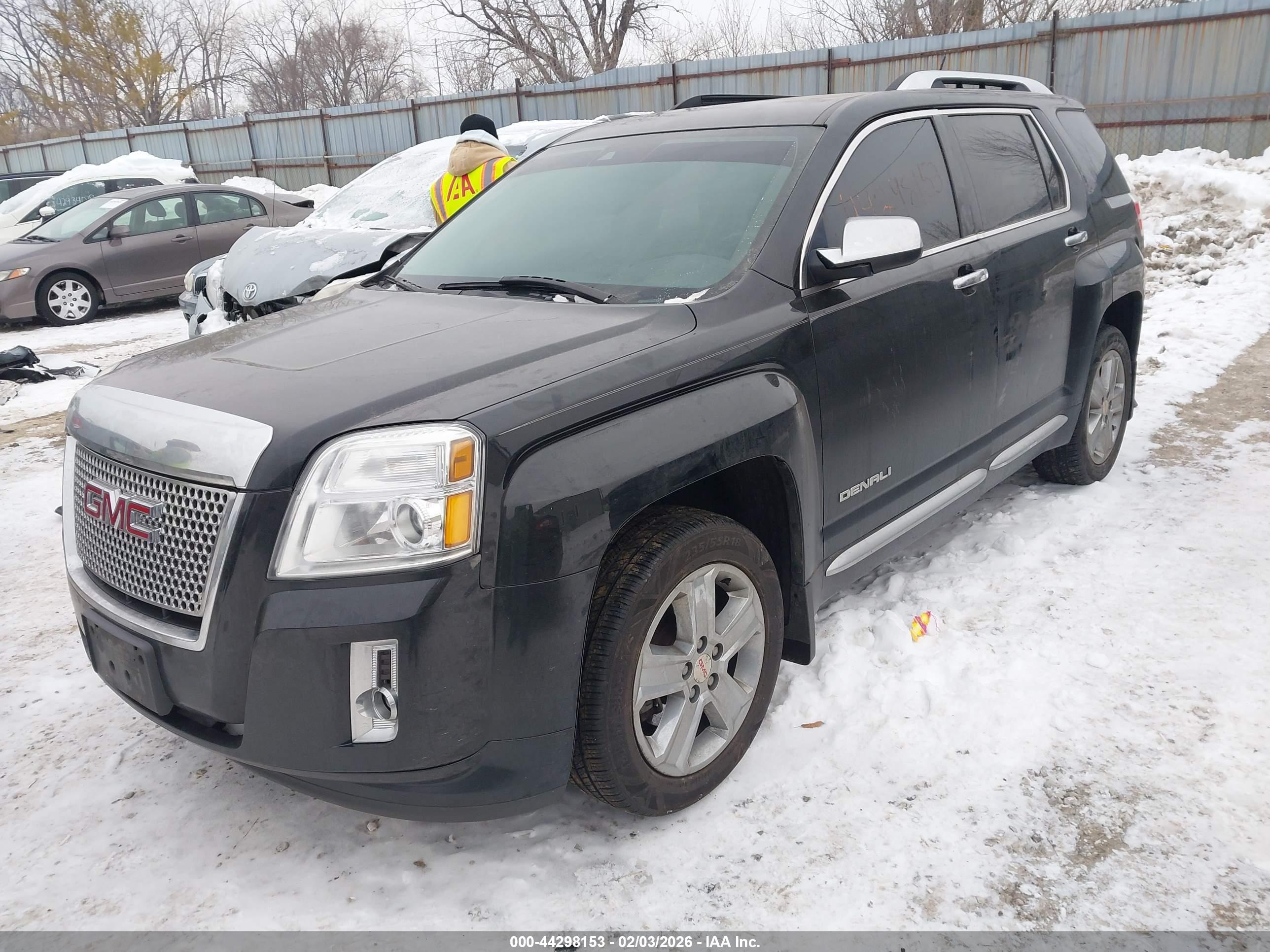 GMC TERRAIN image 2