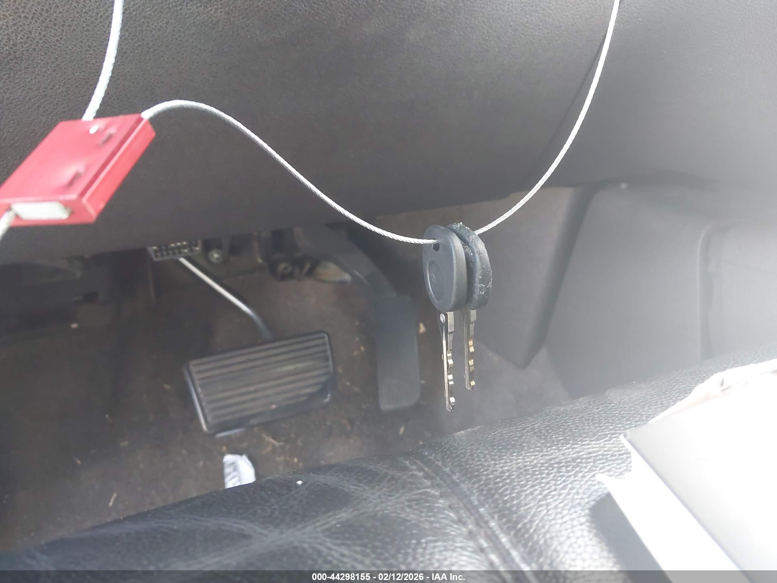 CHEVROLET SUBURBAN image 11