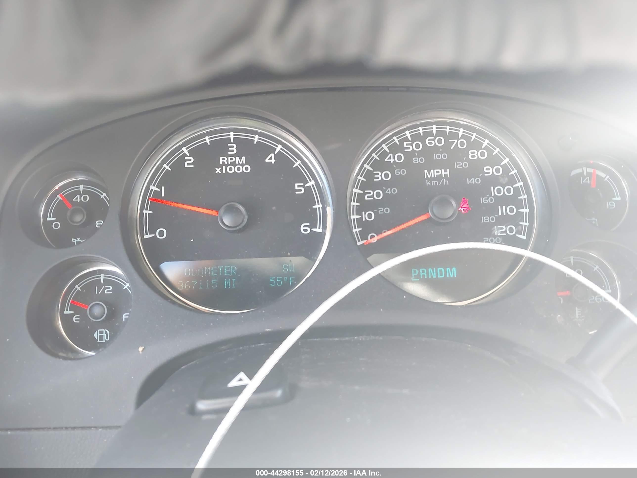 CHEVROLET SUBURBAN image 7