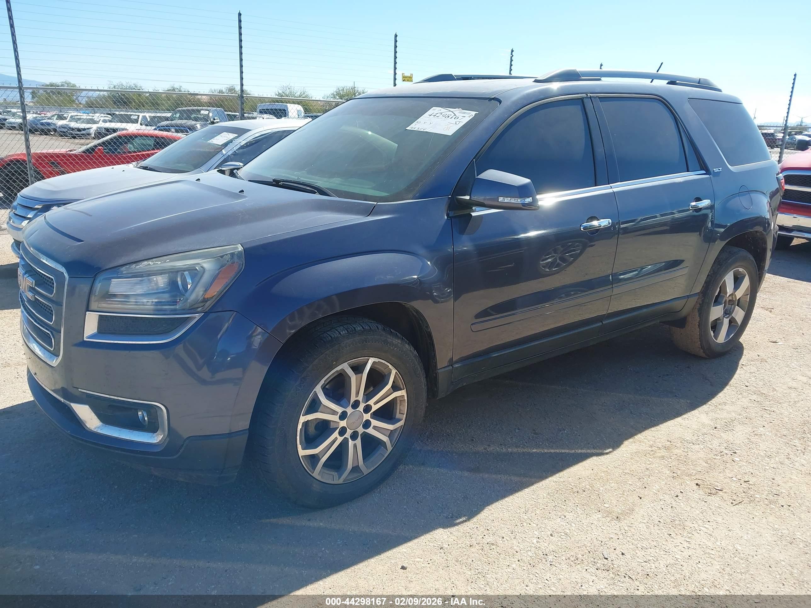 GMC ACADIA image 2