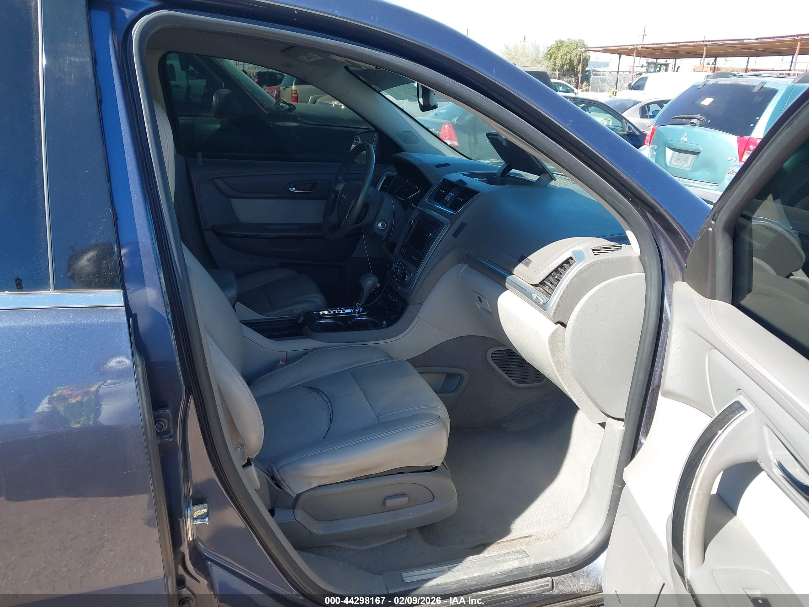 GMC ACADIA image 5