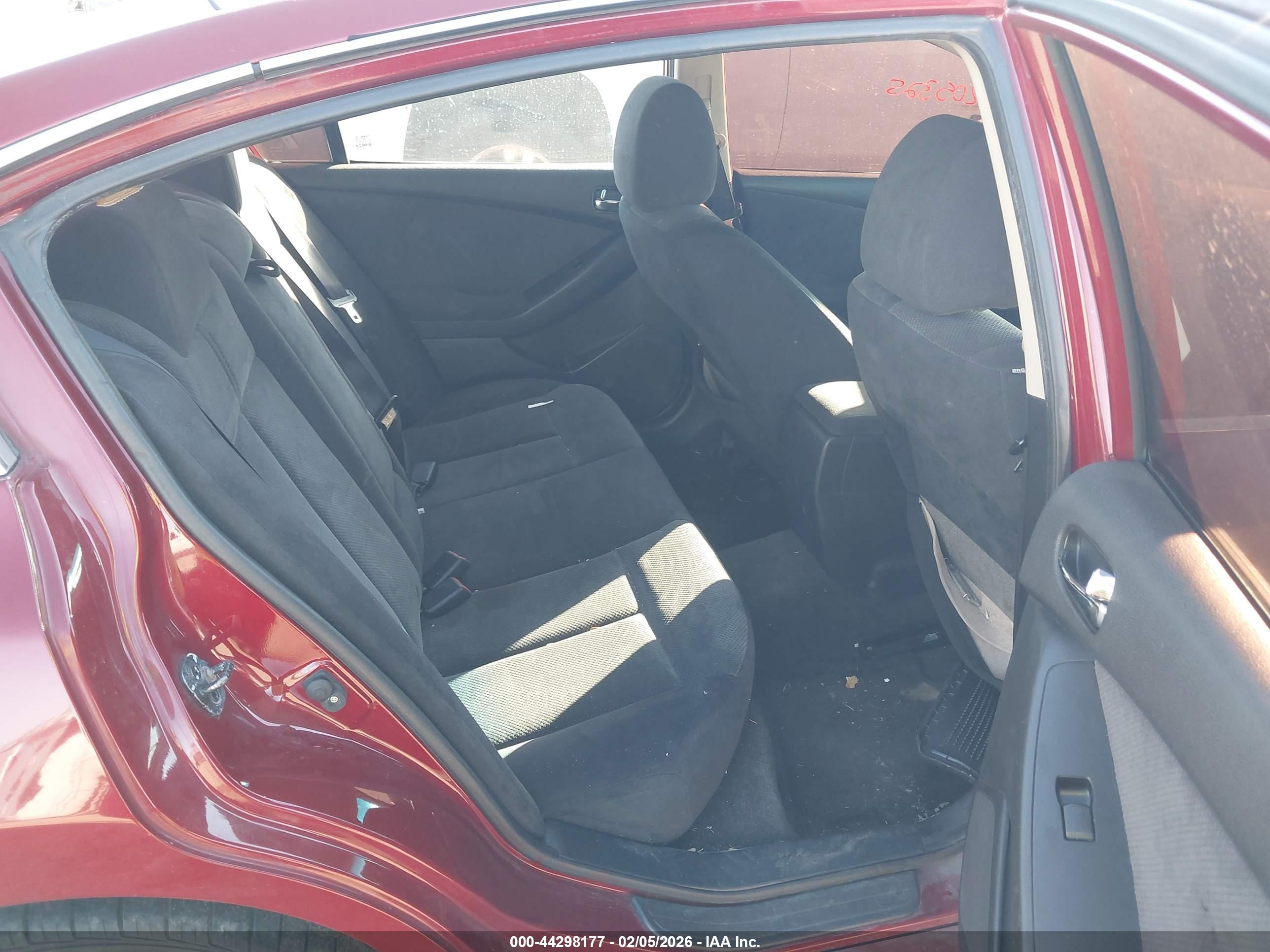 NISSAN ALTIMA image 8