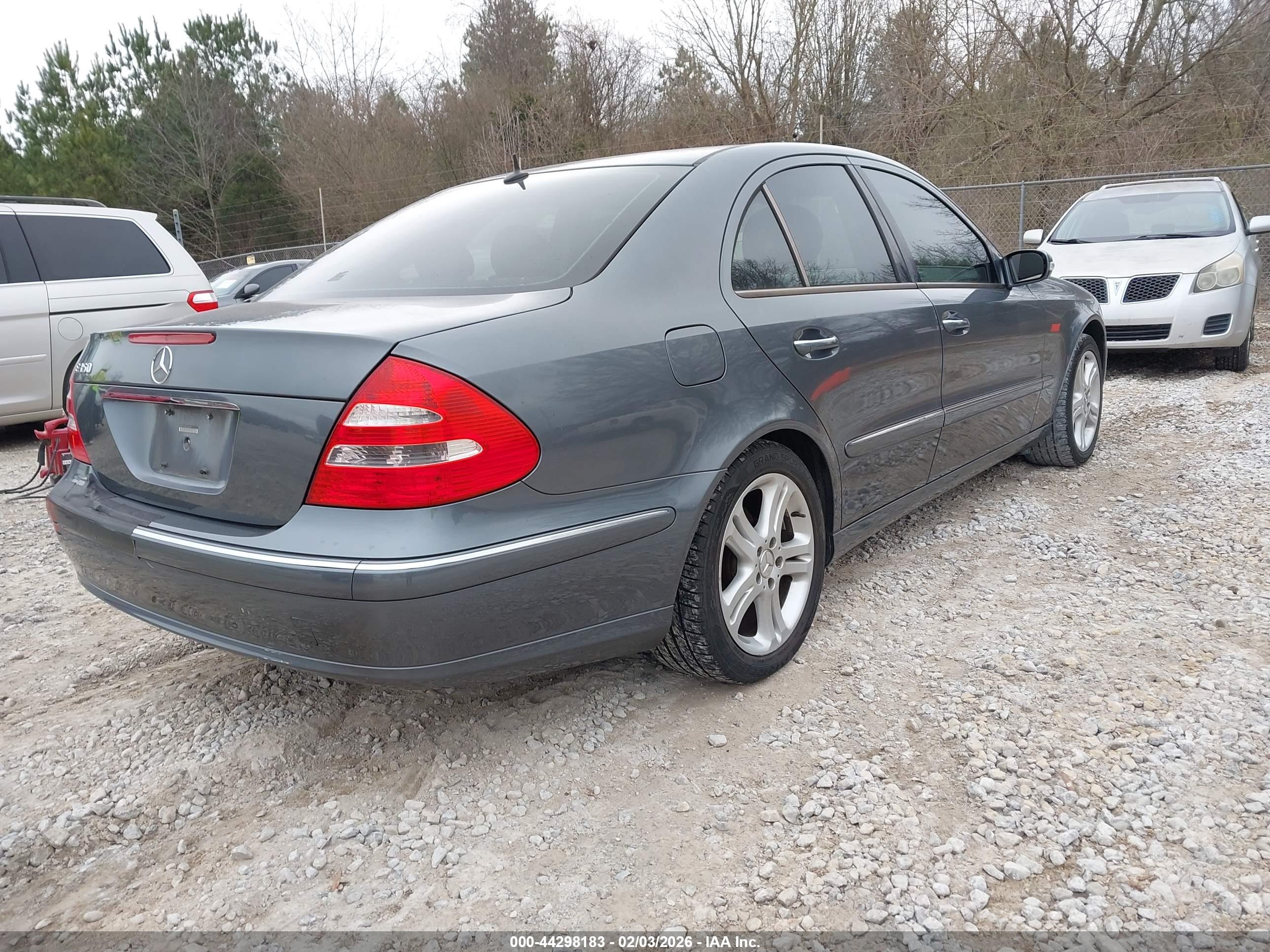 MERCEDES-BENZ E image 4
