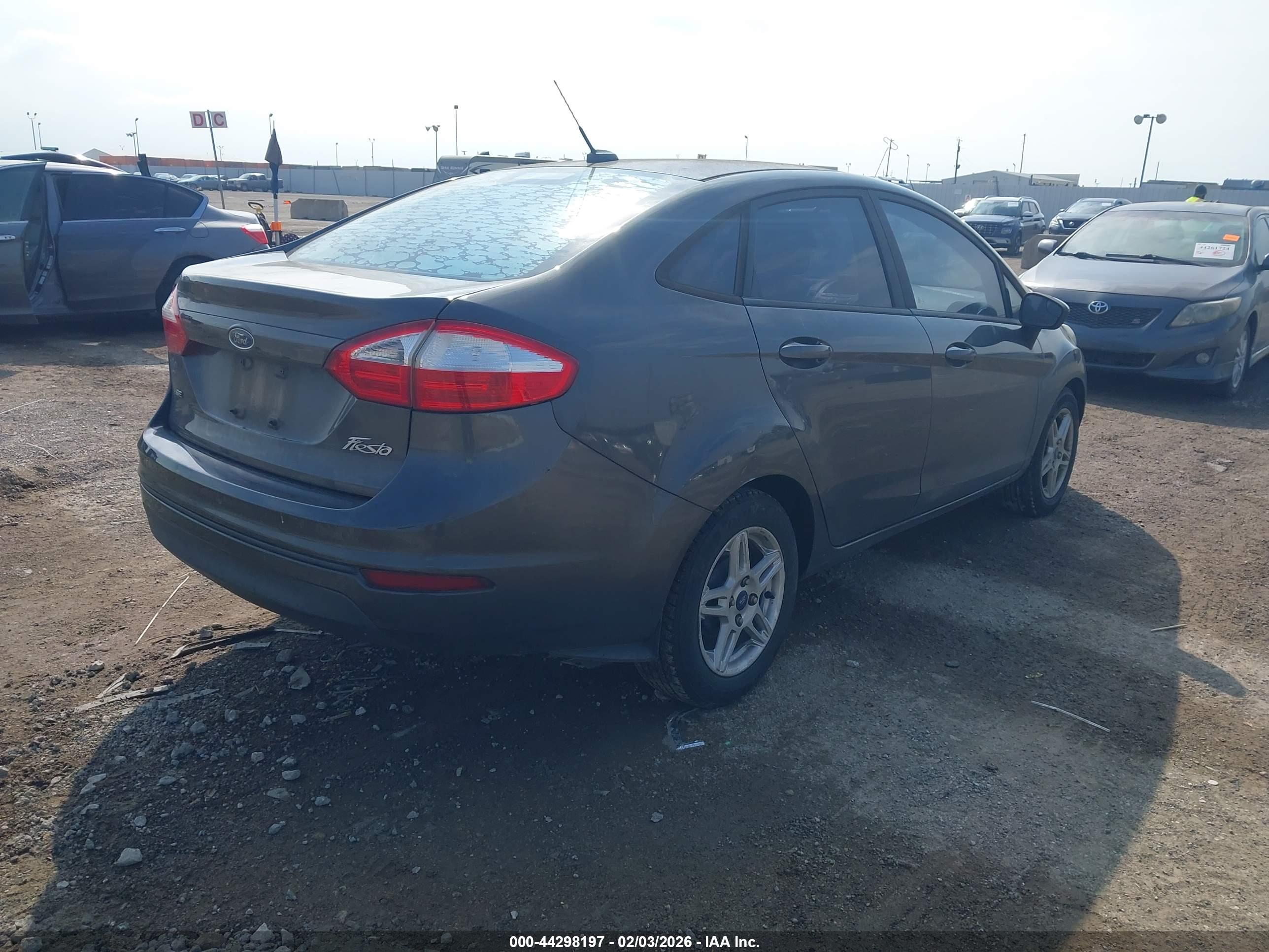 FORD FIESTA image 4