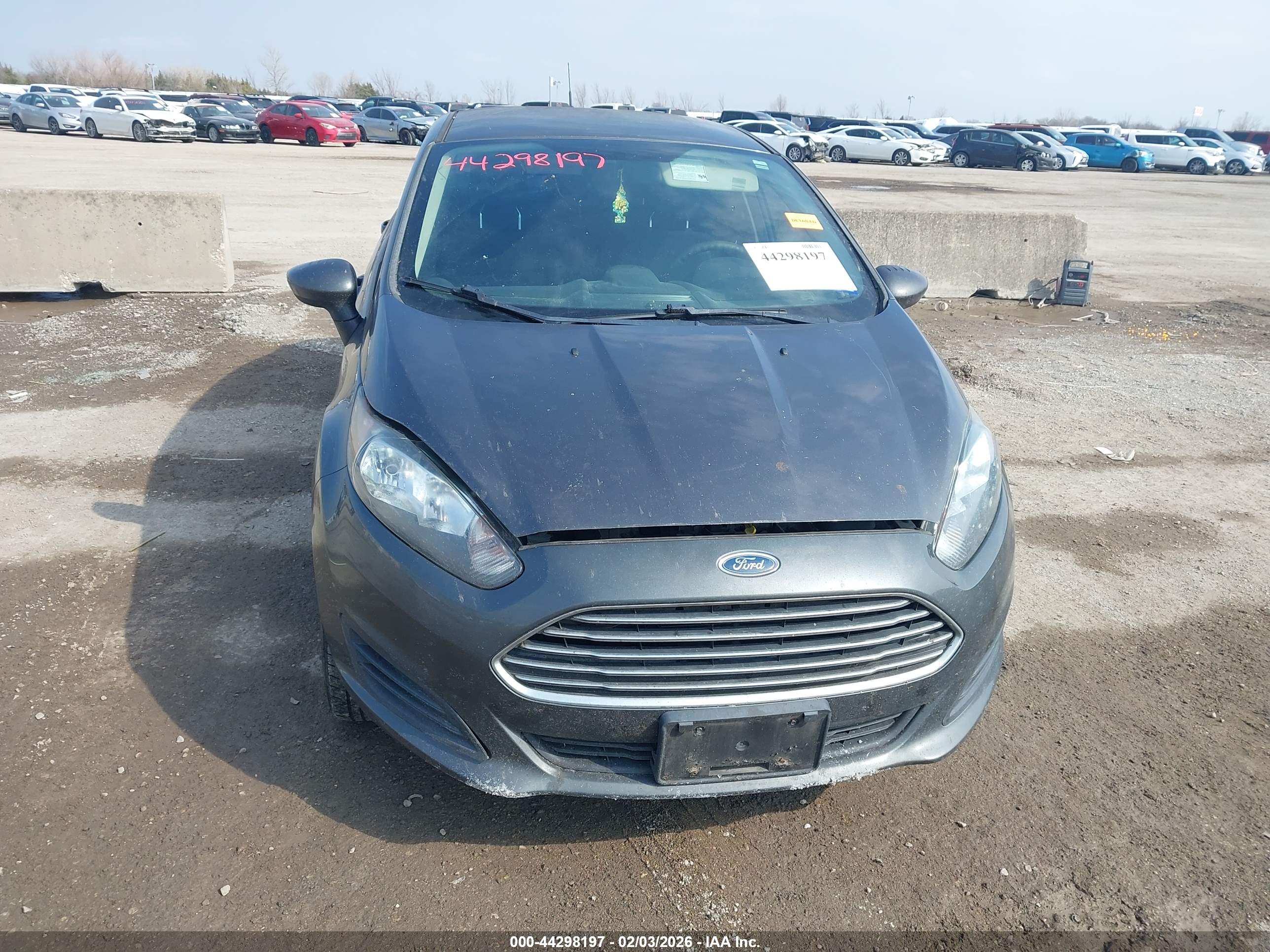 FORD FIESTA image 6