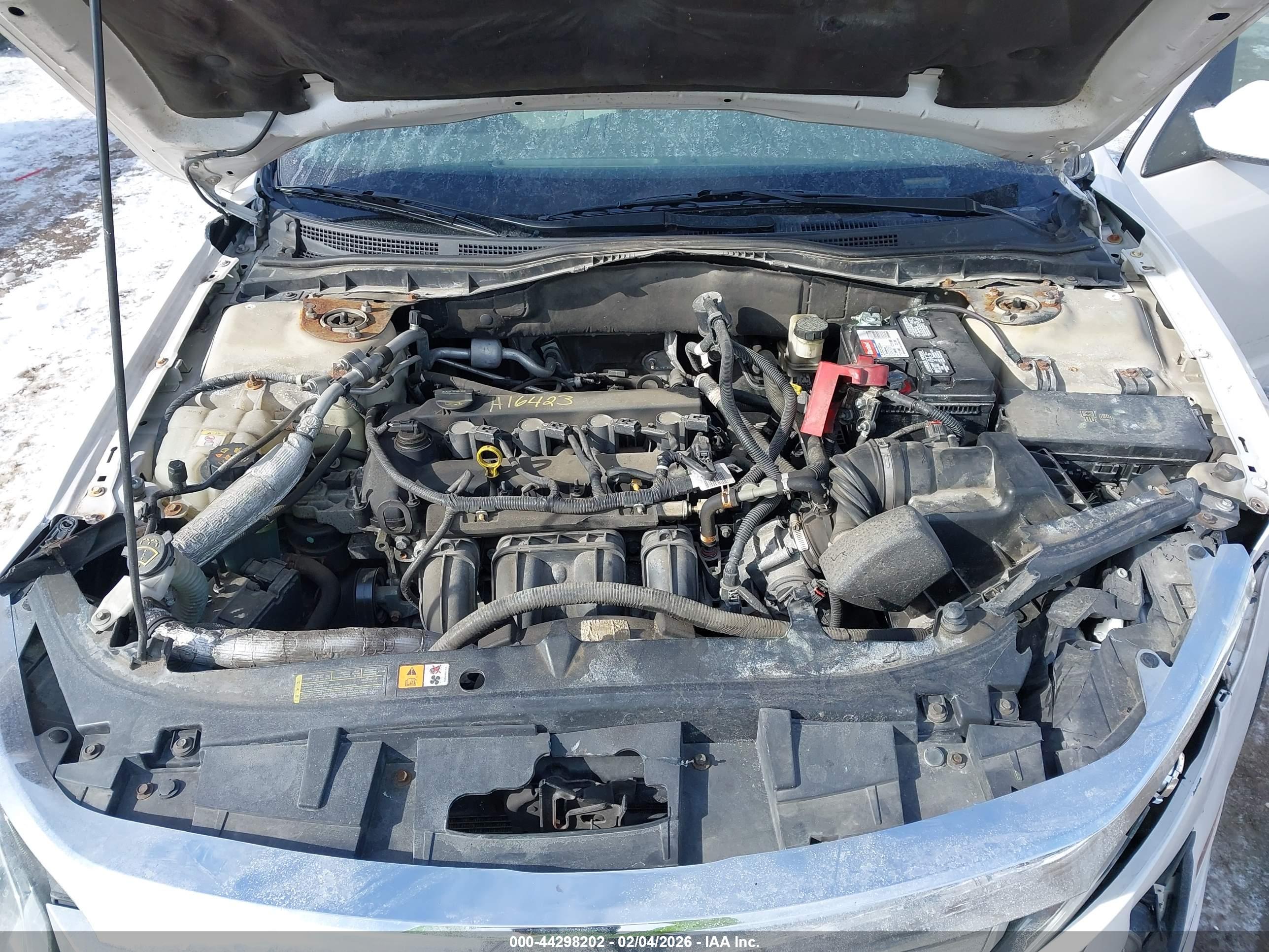 FORD FUSION image 10