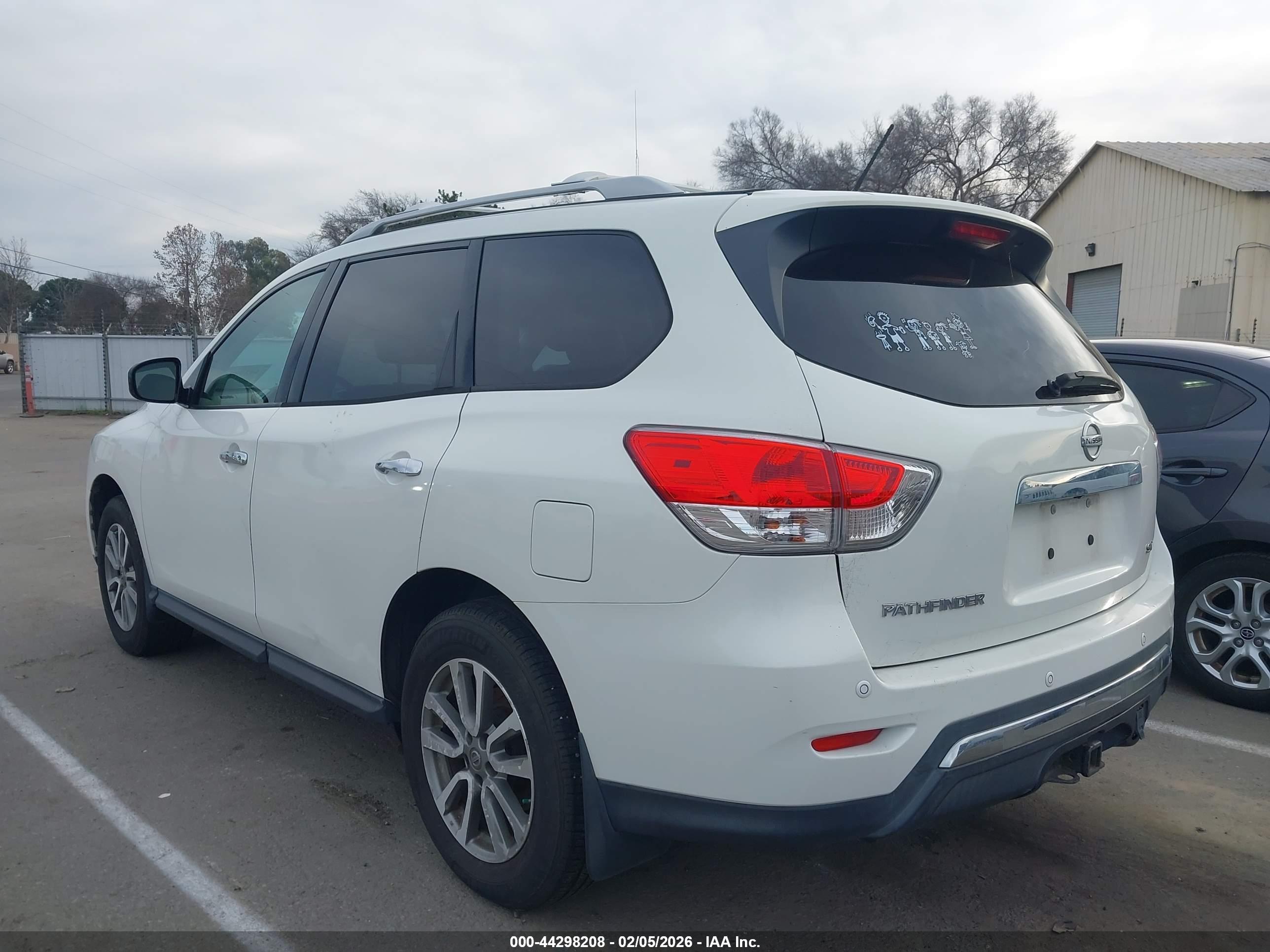 NISSAN PATHFINDER image 3