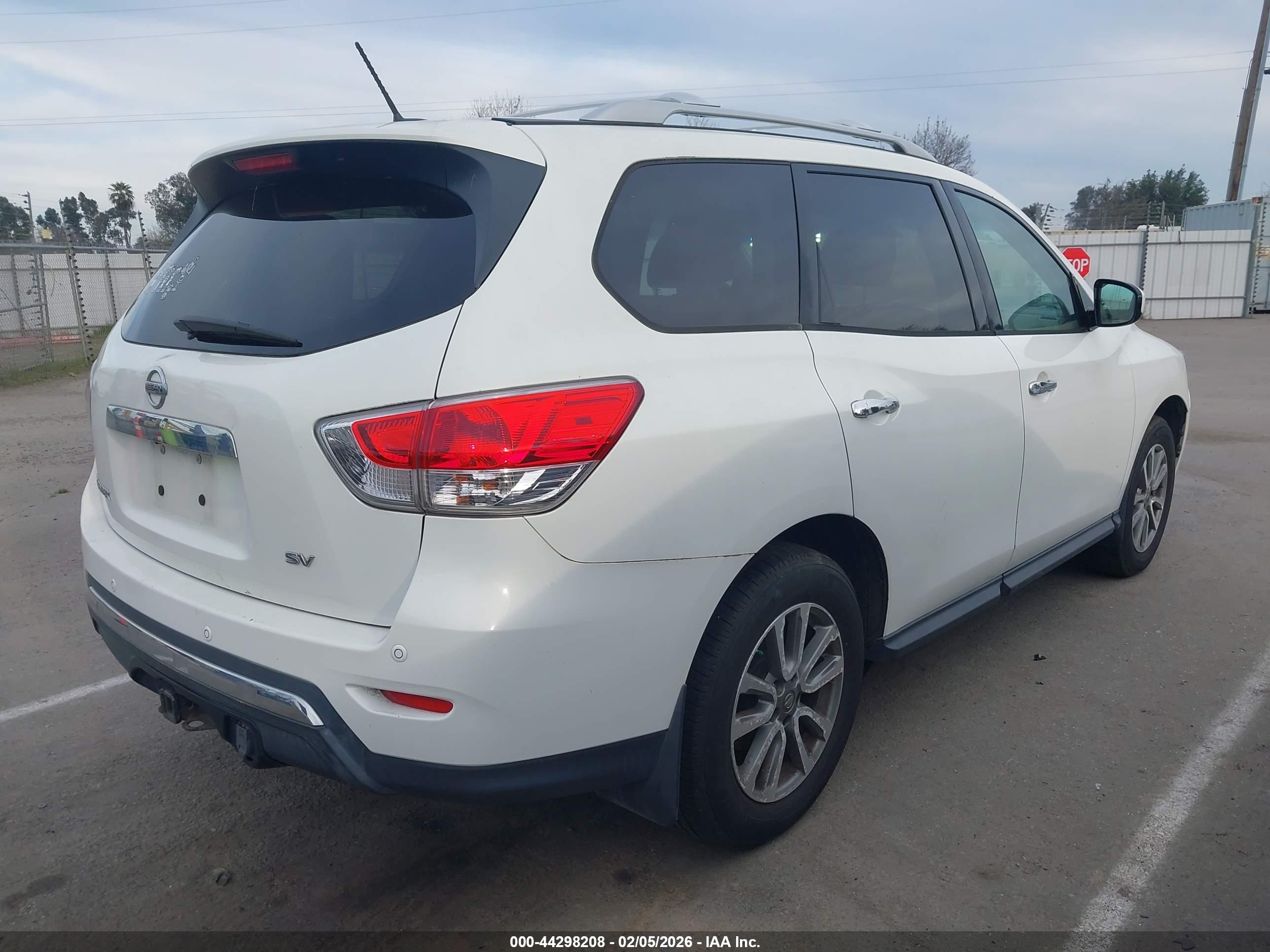 NISSAN PATHFINDER image 4