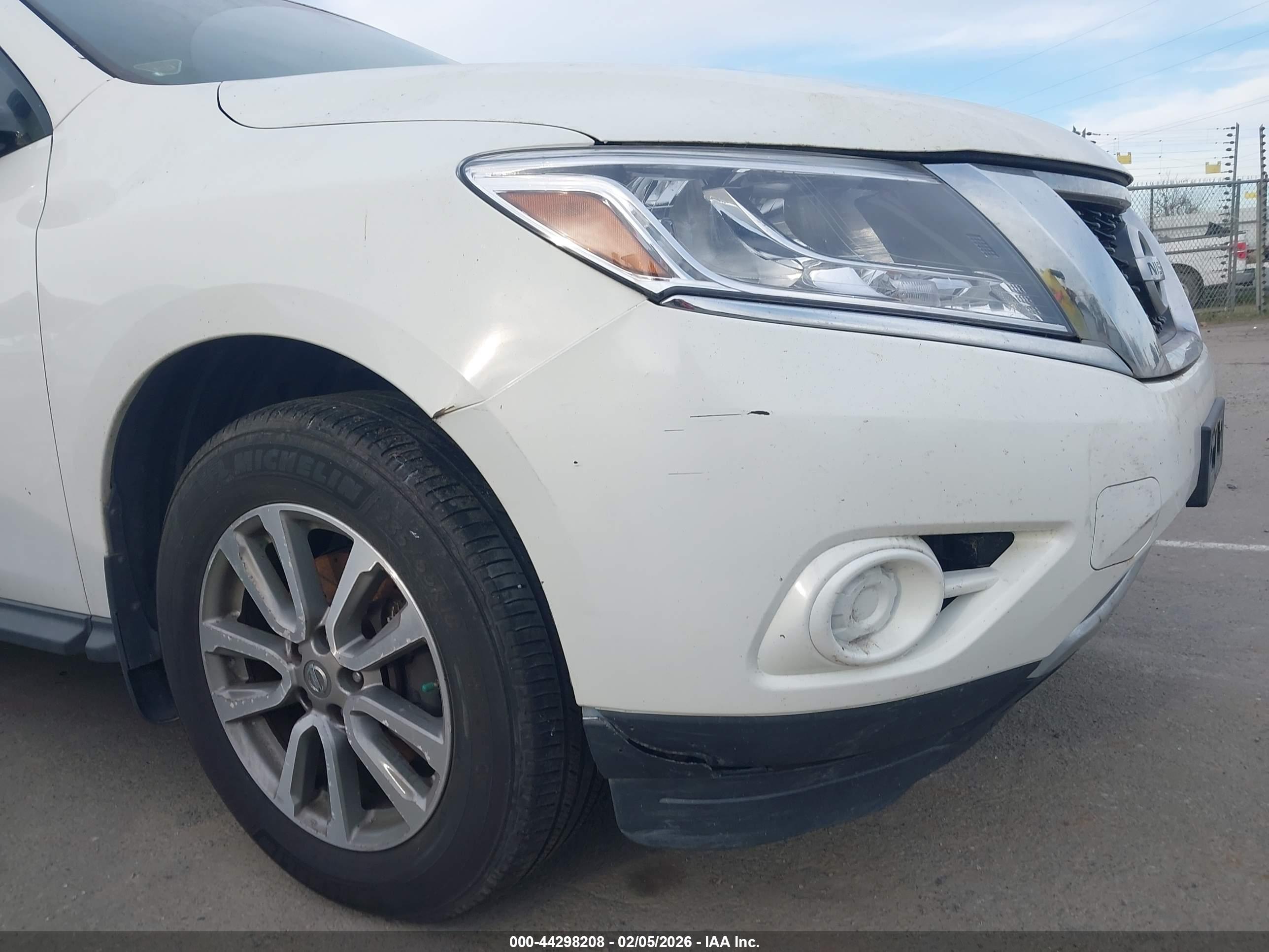 NISSAN PATHFINDER image 6