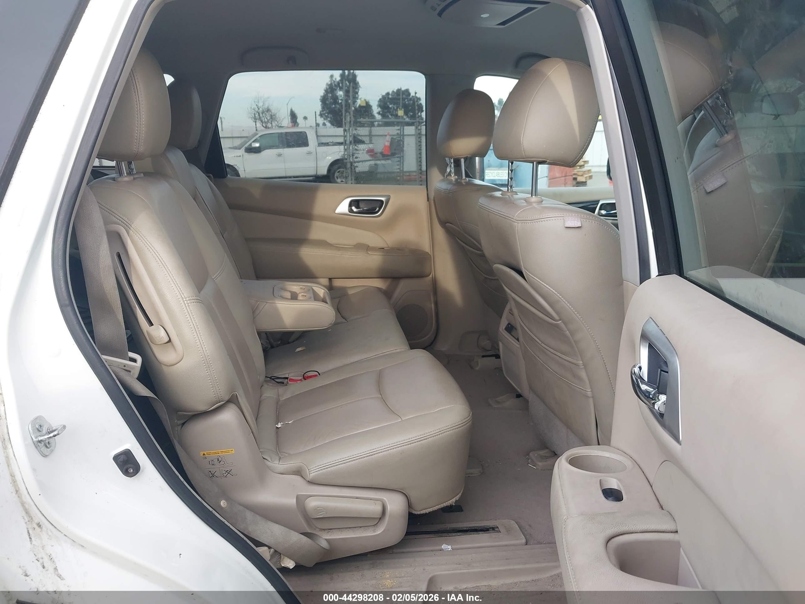 NISSAN PATHFINDER image 8