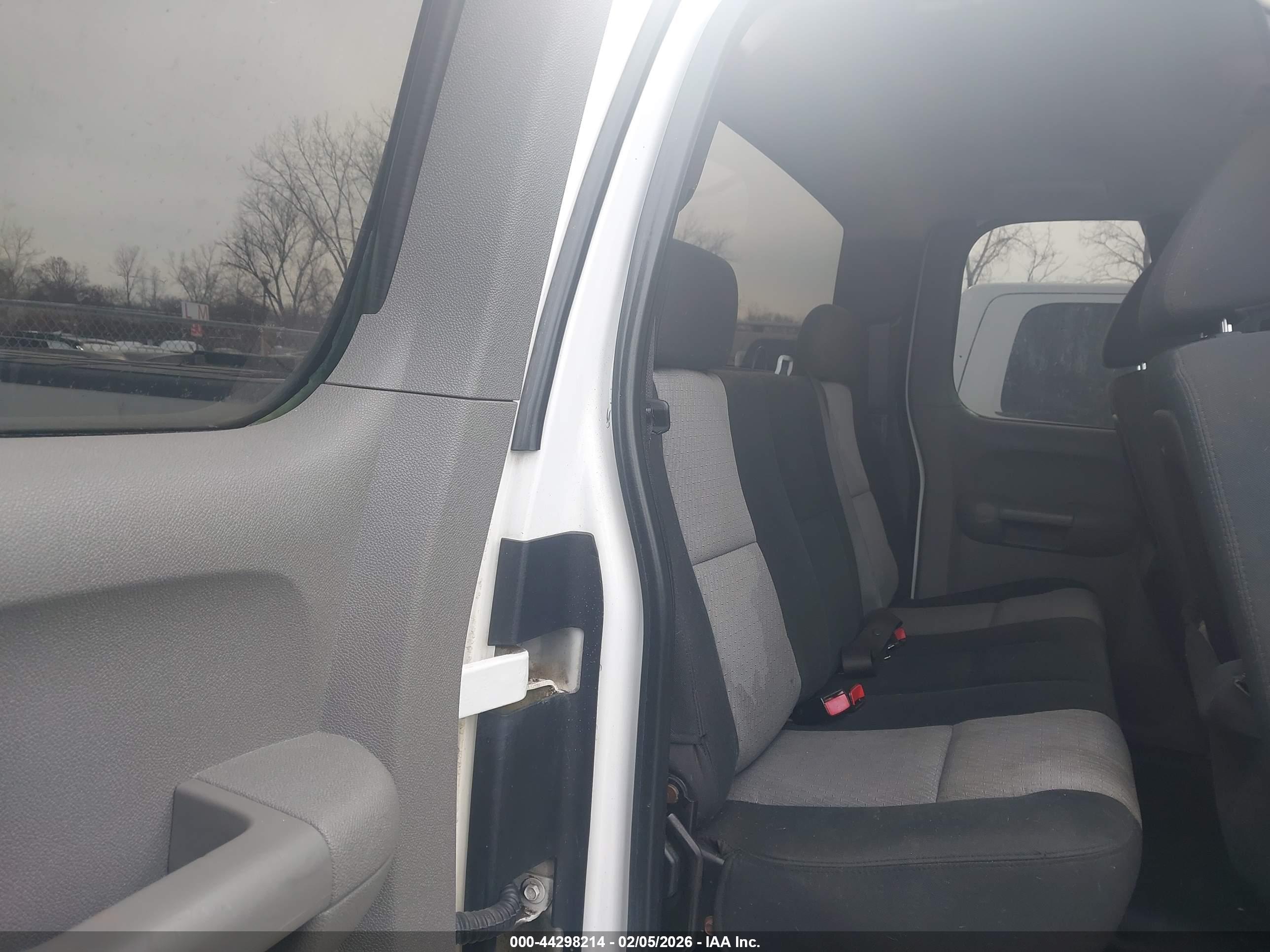 GMC SIERRA image 8