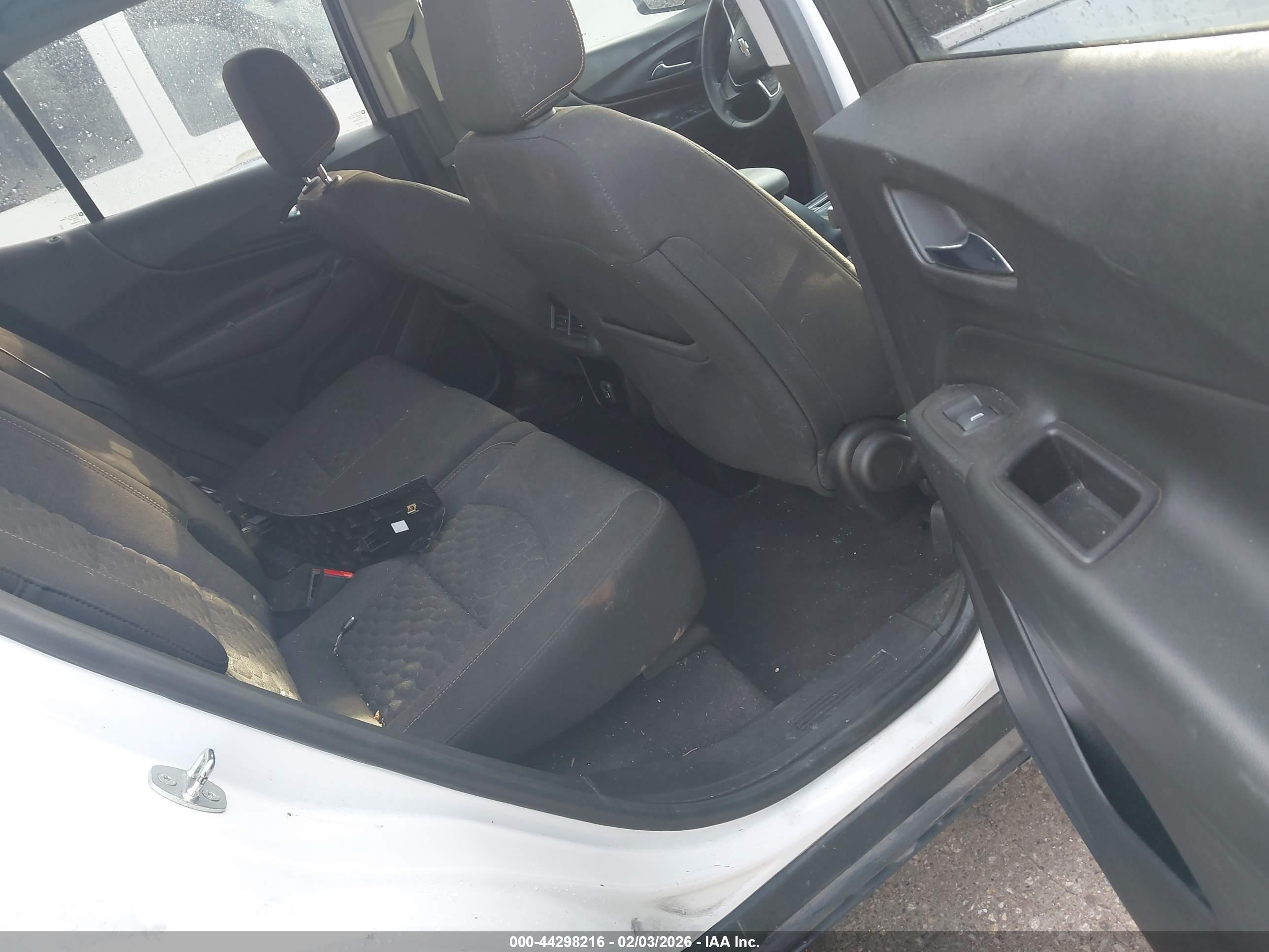 CHEVROLET EQUINOX image 8