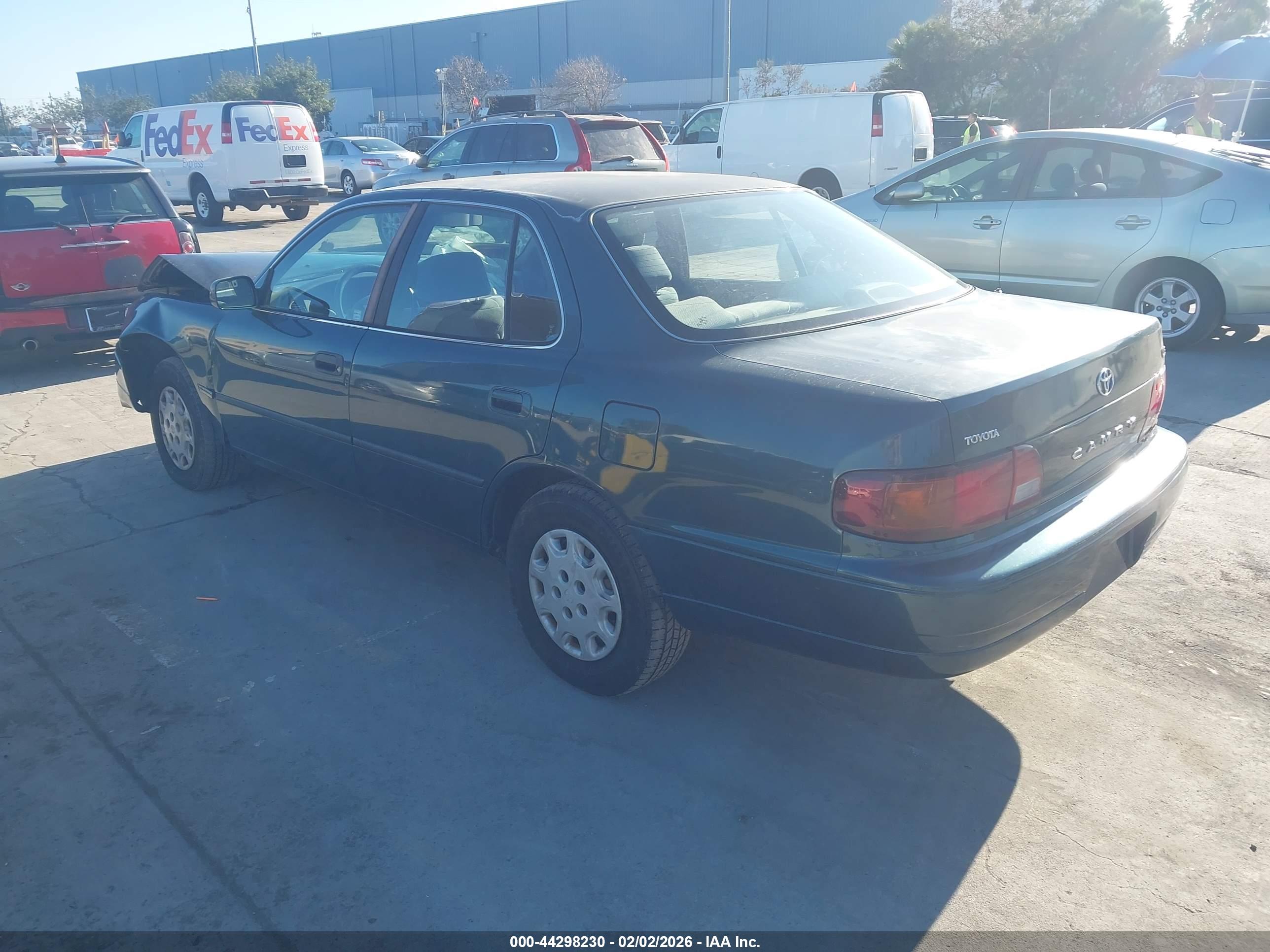 TOYOTA CAMRY image 3