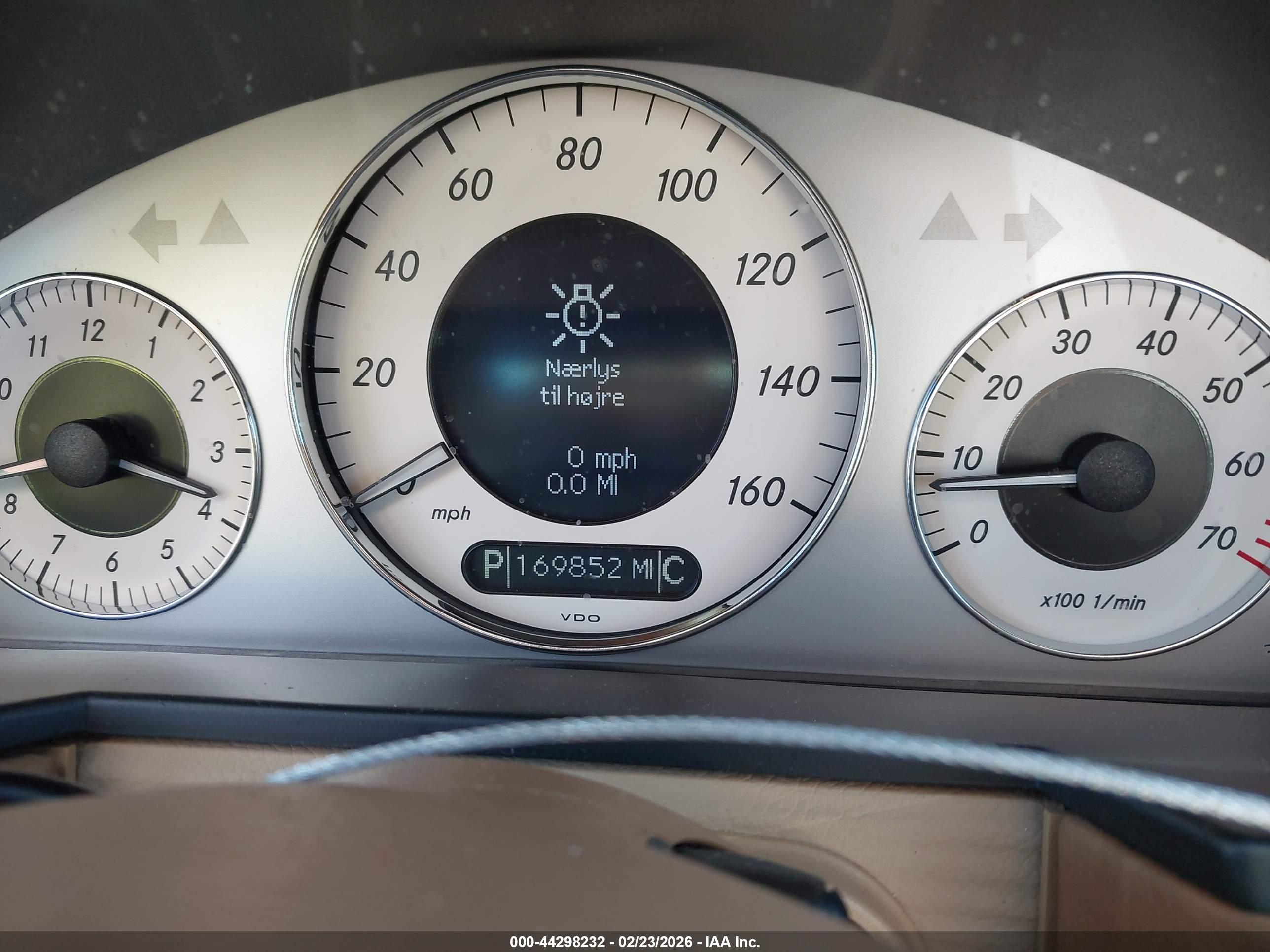 MERCEDES-BENZ E image 7
