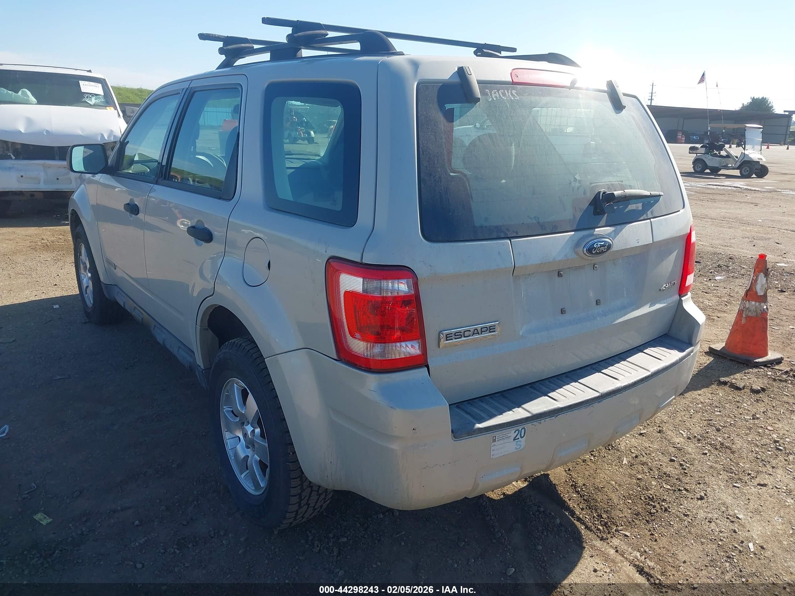 FORD ESCAPE image 3