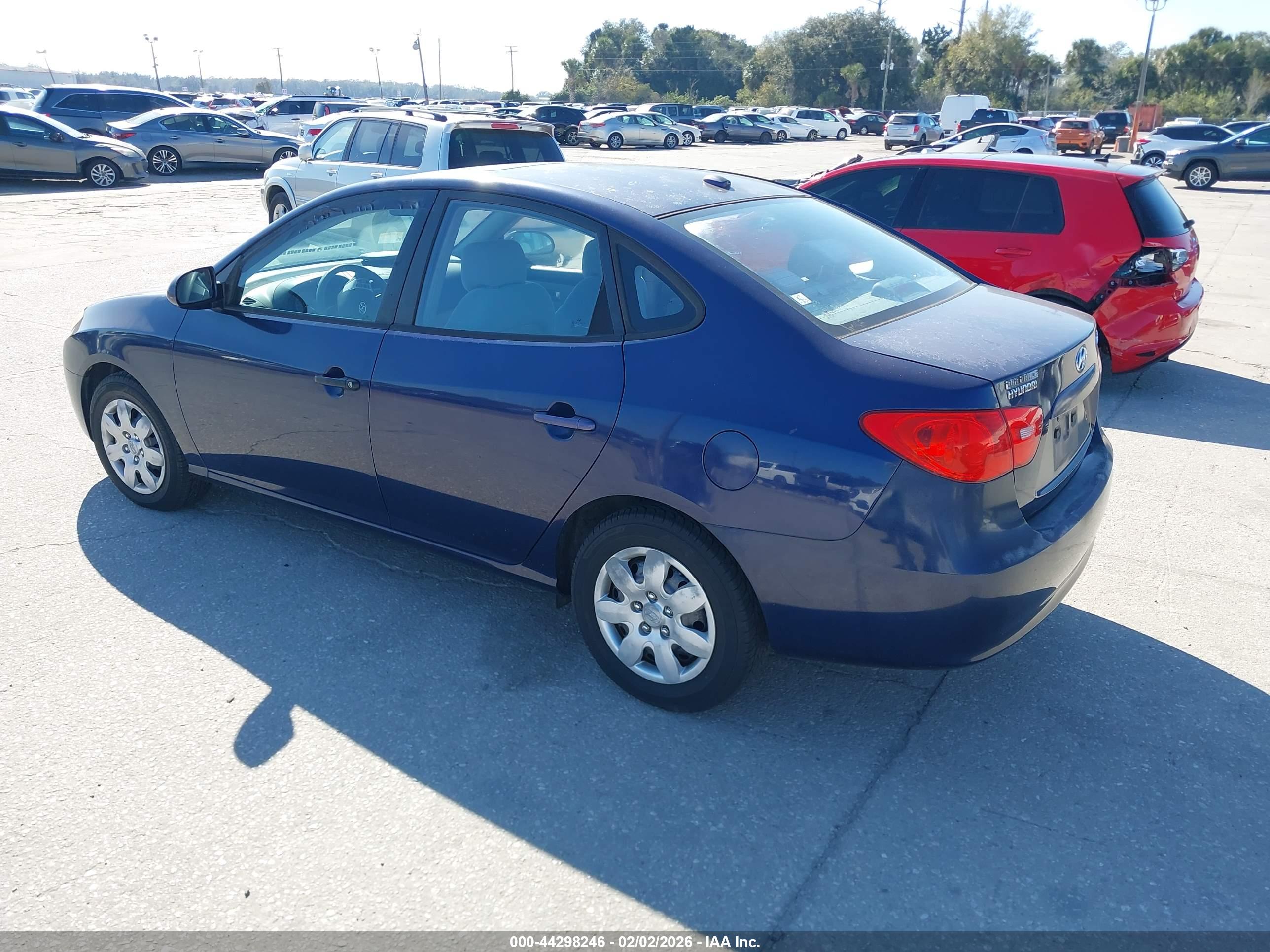 HYUNDAI ELANTRA image 3