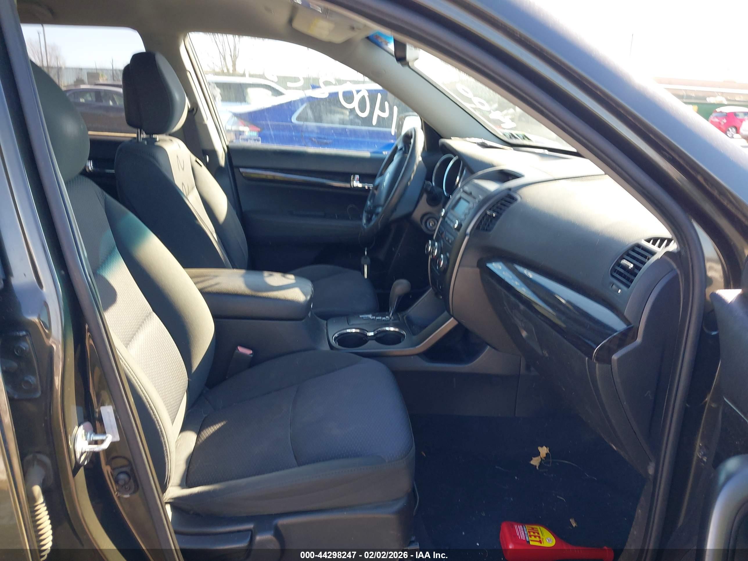 KIA SORENTO image 5