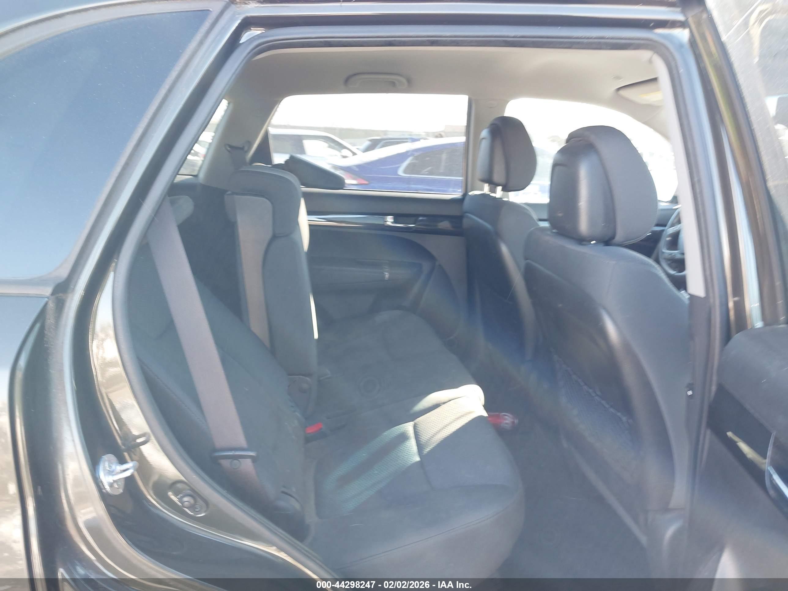 KIA SORENTO image 8