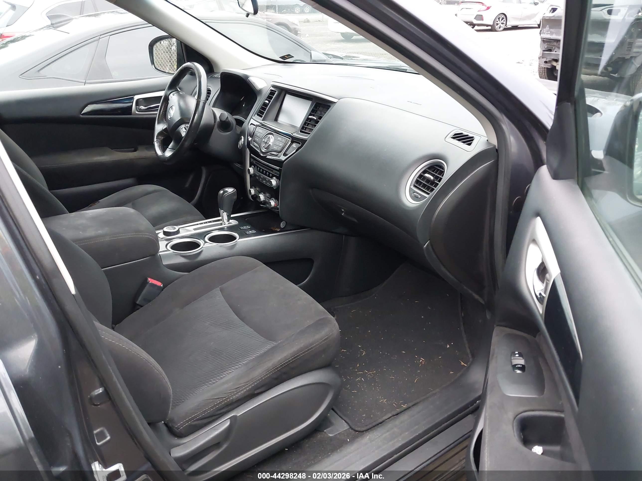 NISSAN PATHFINDER image 5