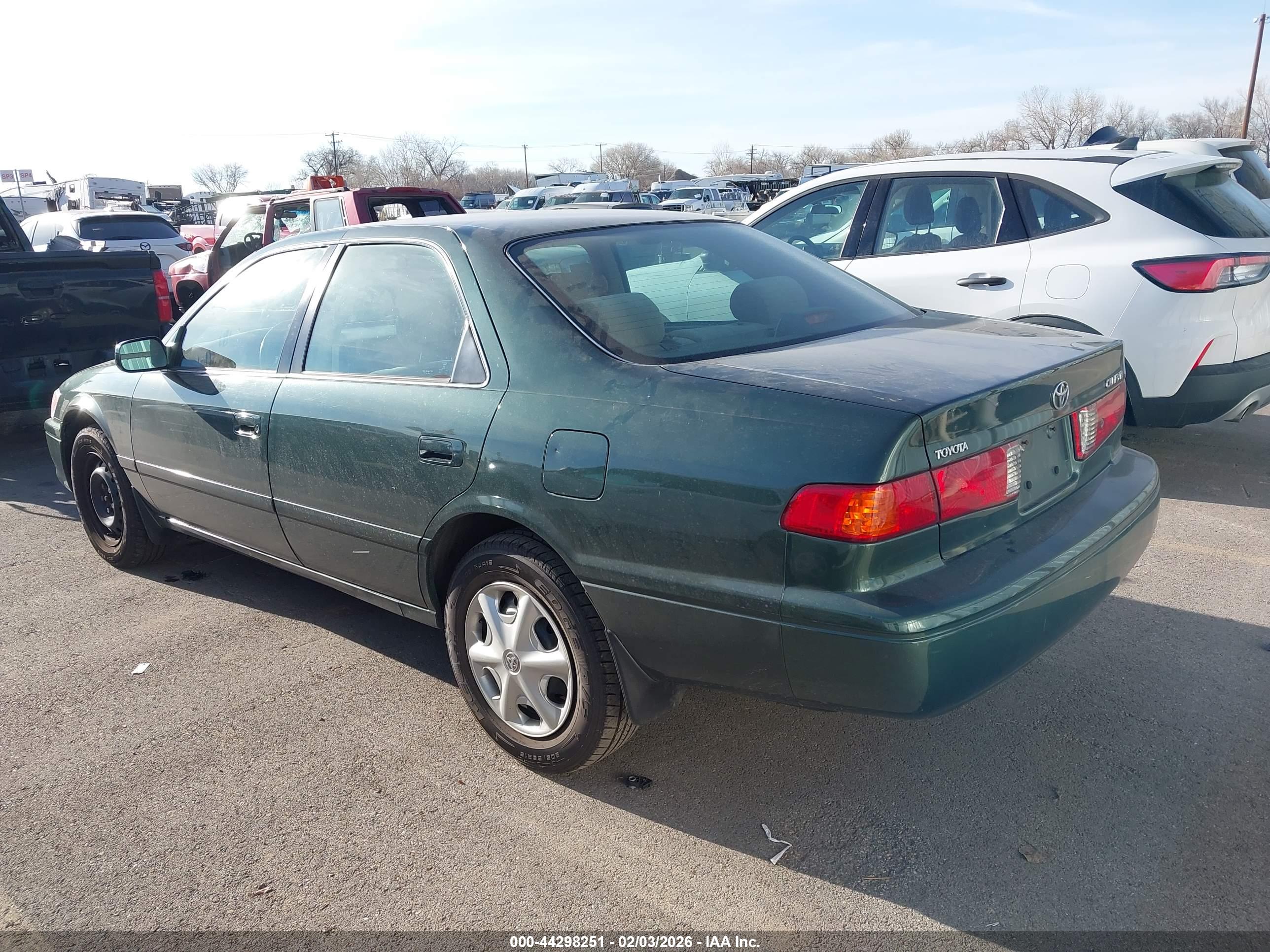 TOYOTA CAMRY image 3