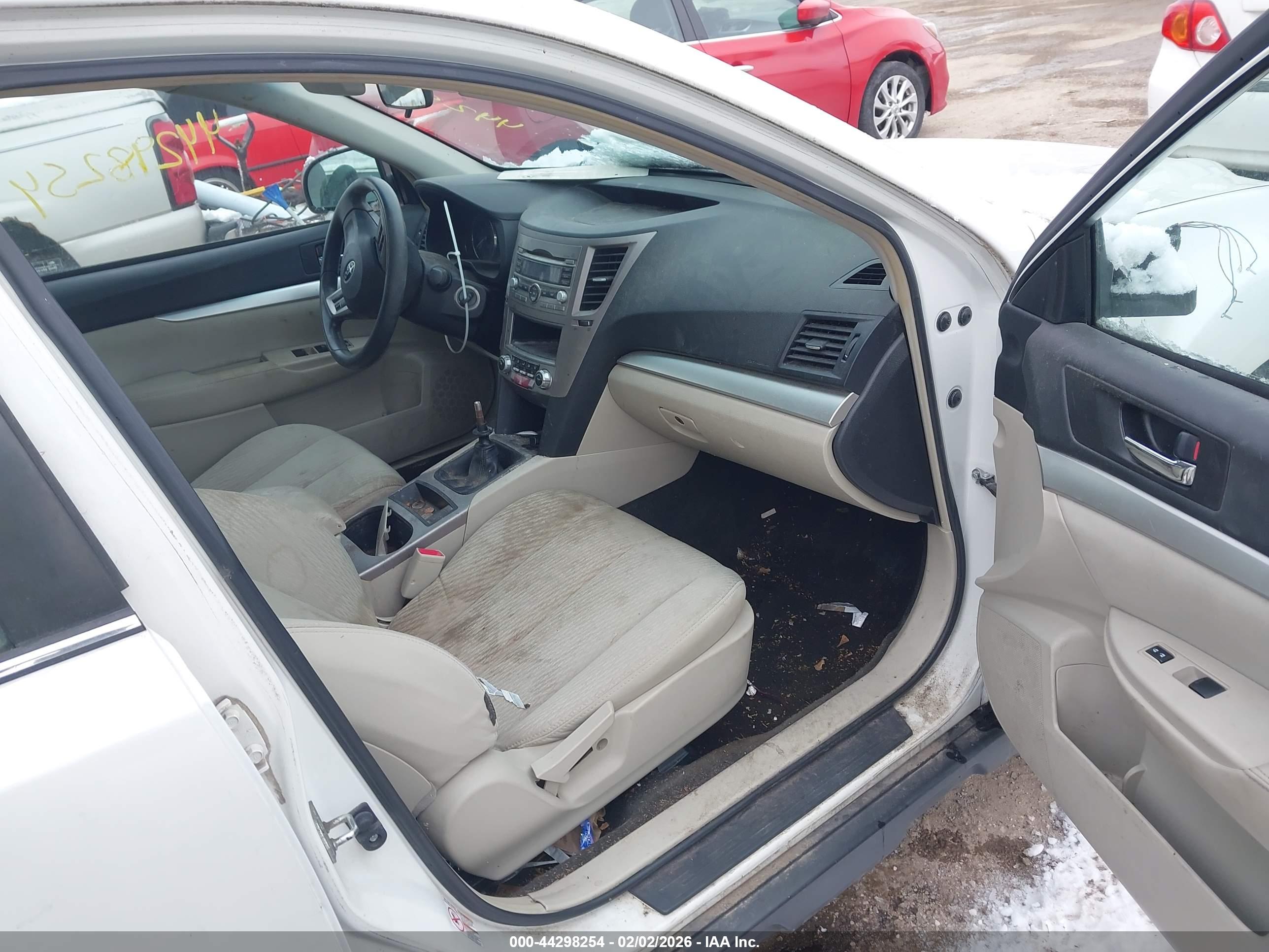 SUBARU OUTBACK image 5