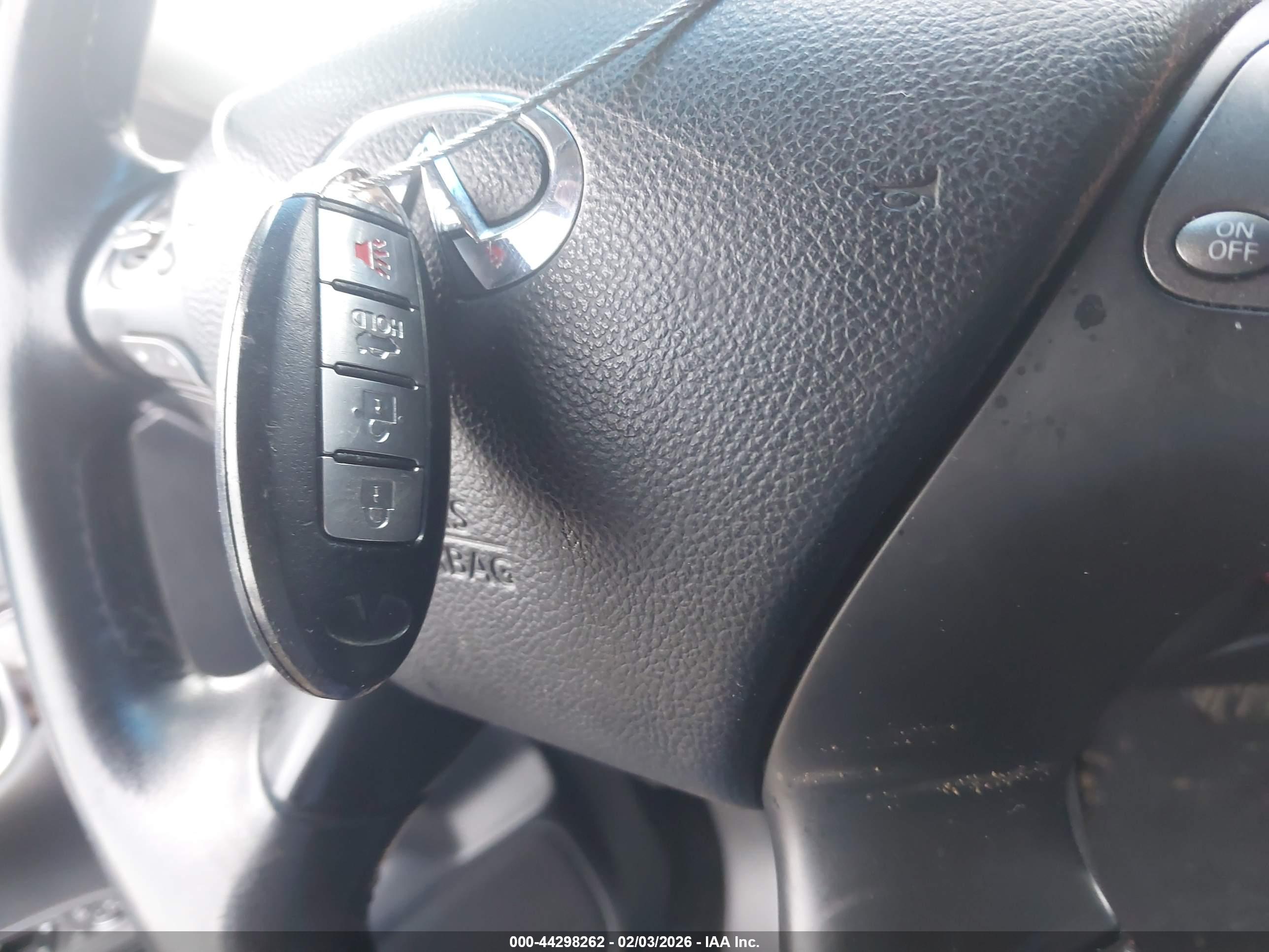 INFINITI M37 image 11