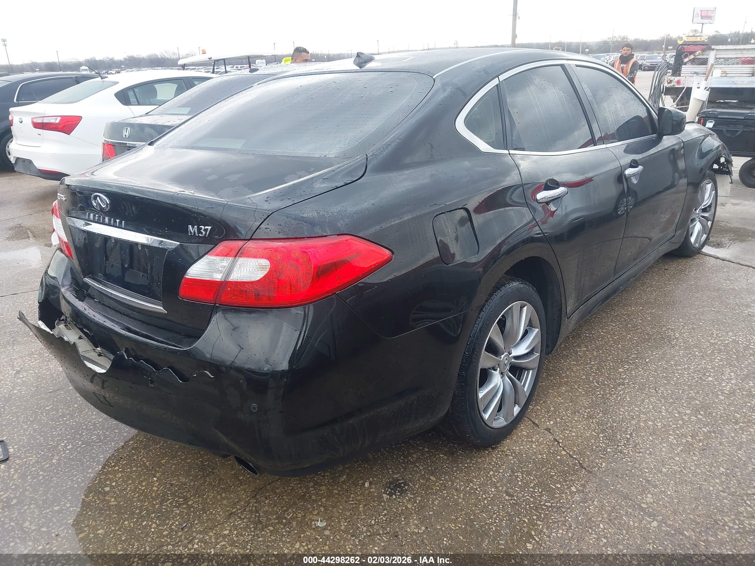 INFINITI M37 image 4
