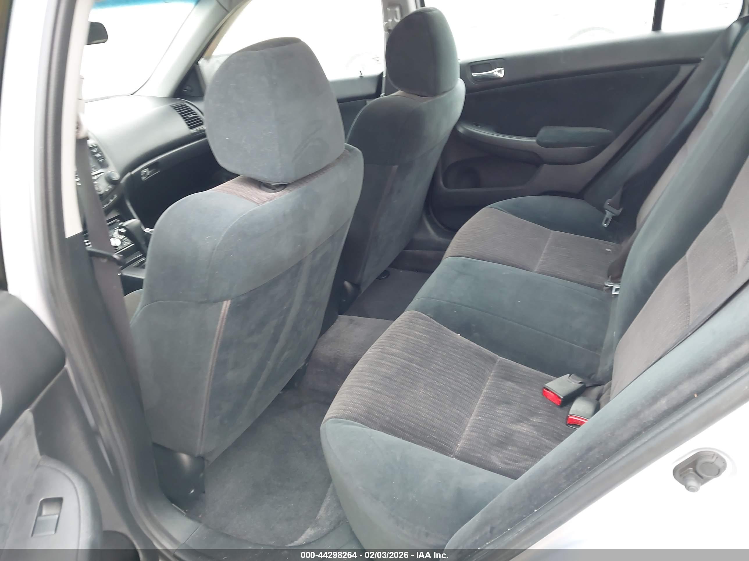 HONDA ACCORD image 8