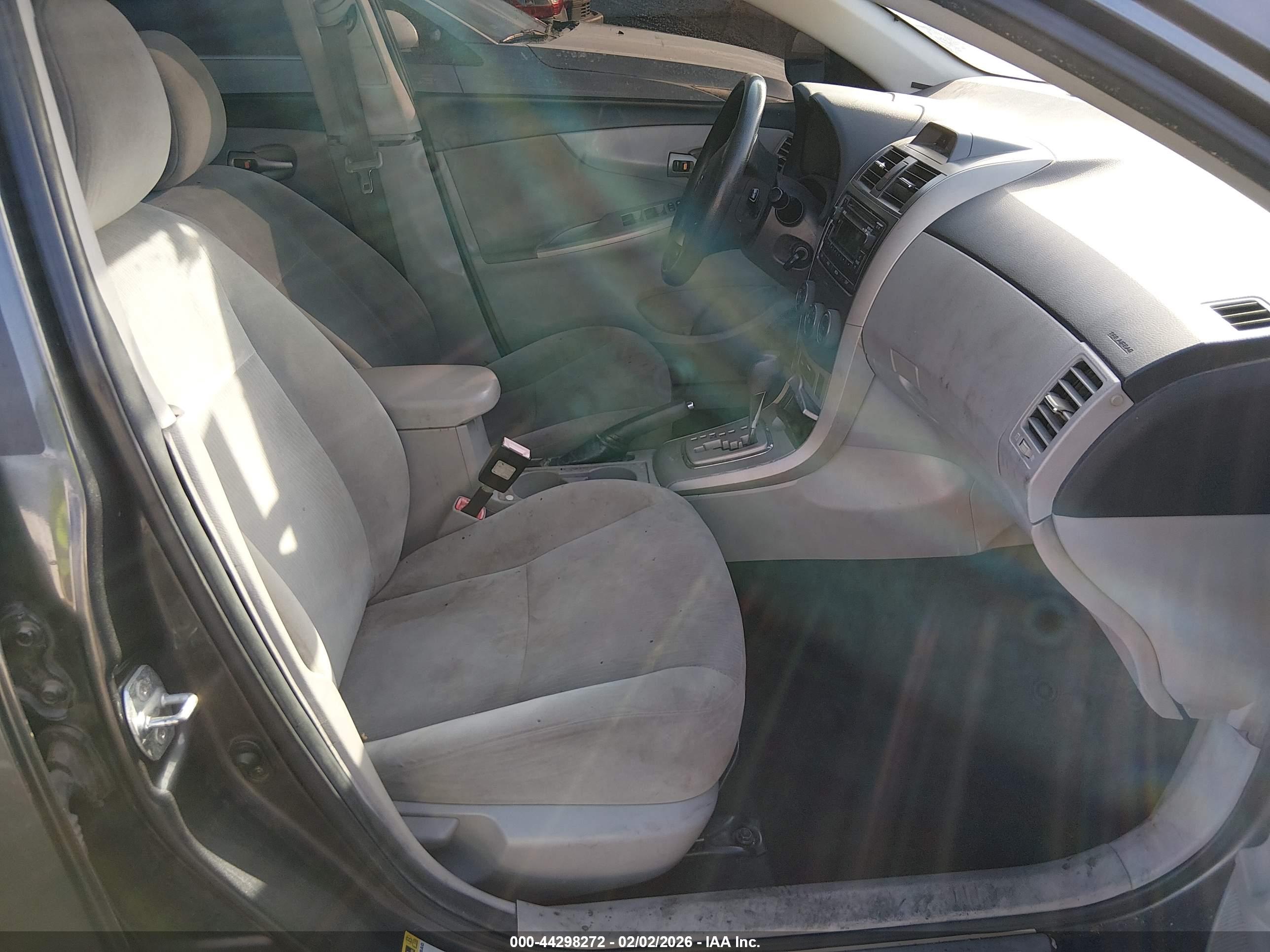 TOYOTA COROLLA image 5