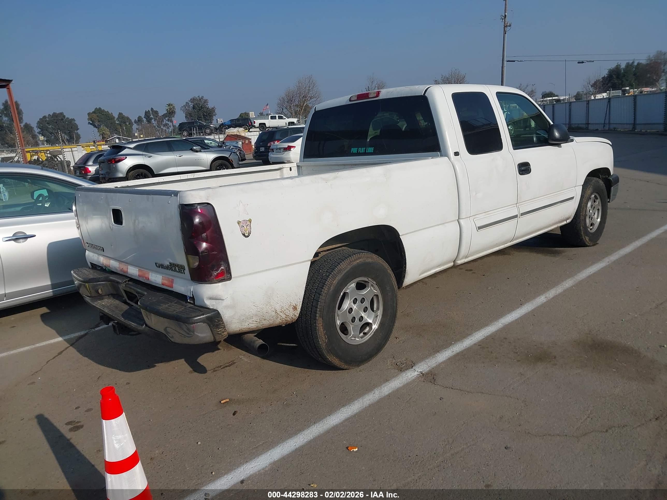 CHEVROLET SILVERADO image 4