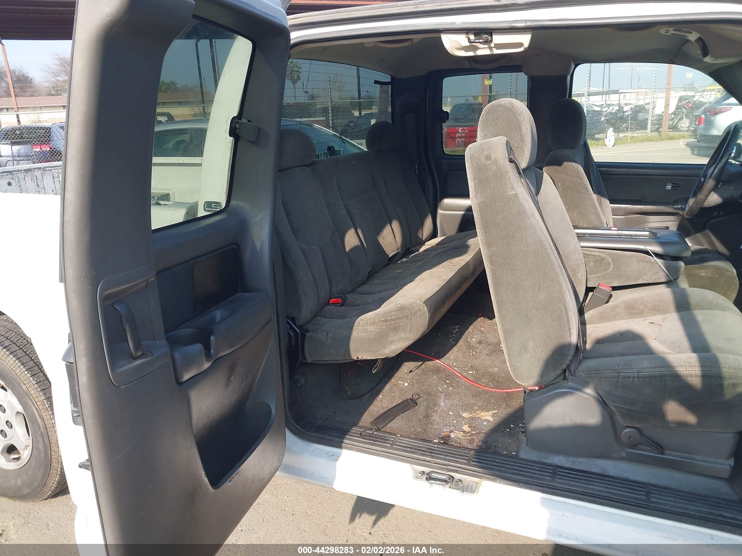 CHEVROLET SILVERADO image 8