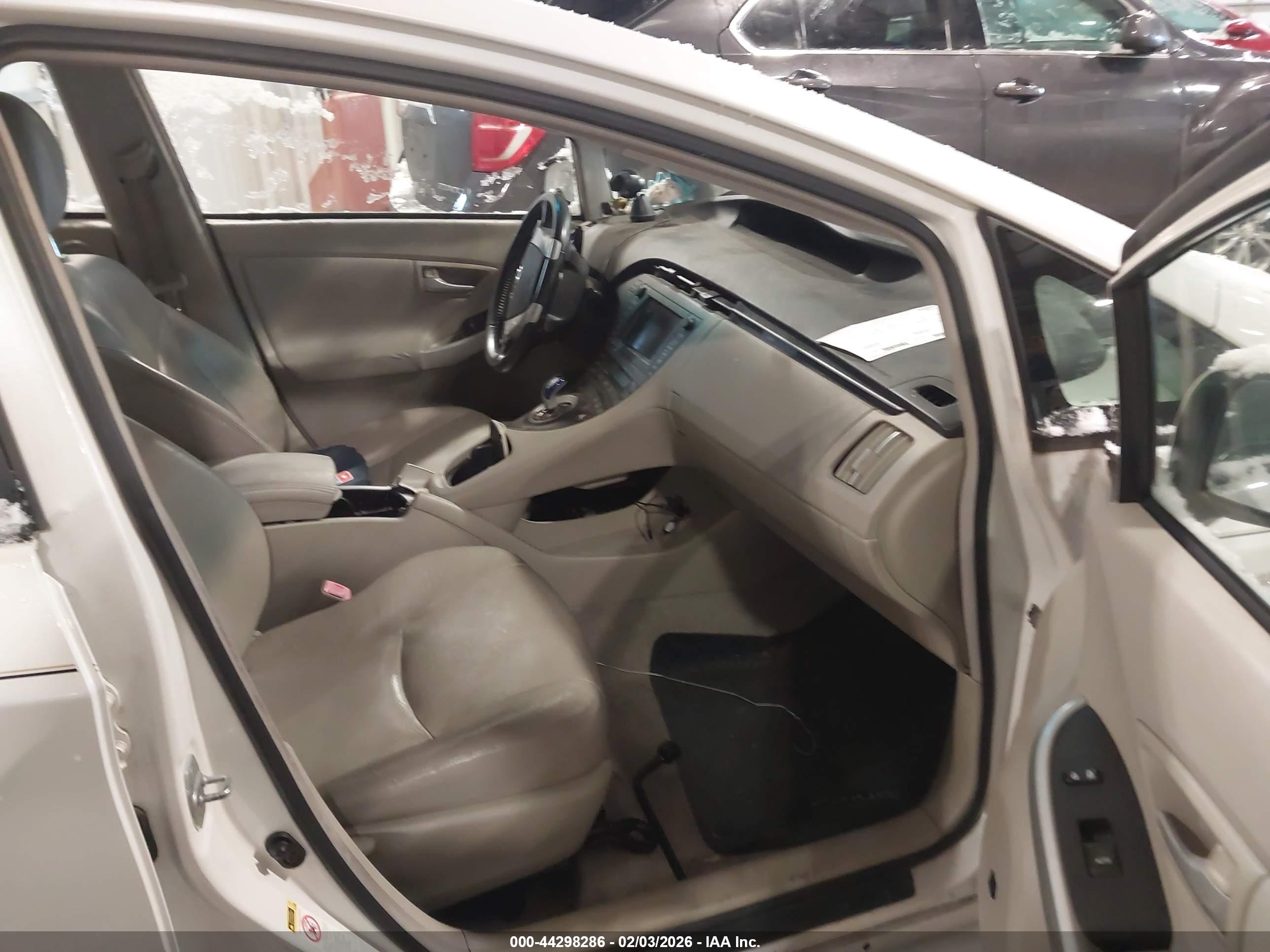TOYOTA PRIUS image 5
