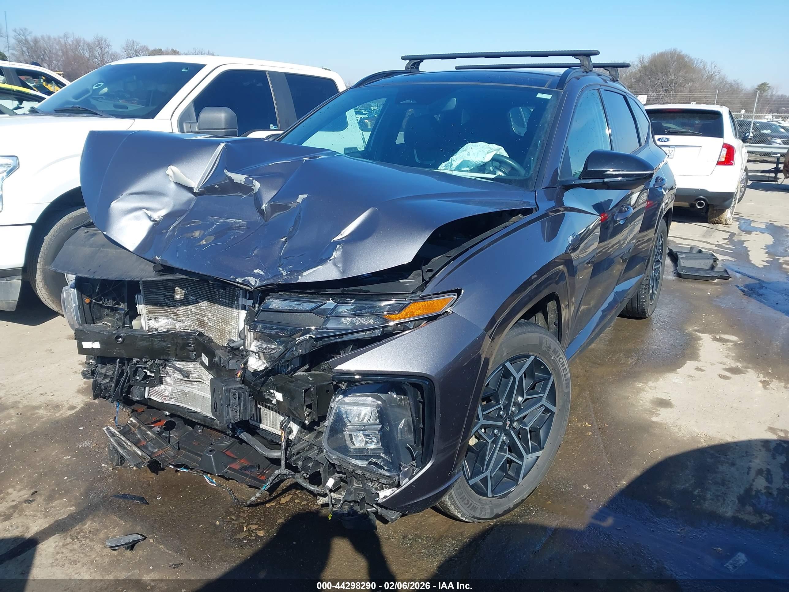 HYUNDAI TUCSON image 2