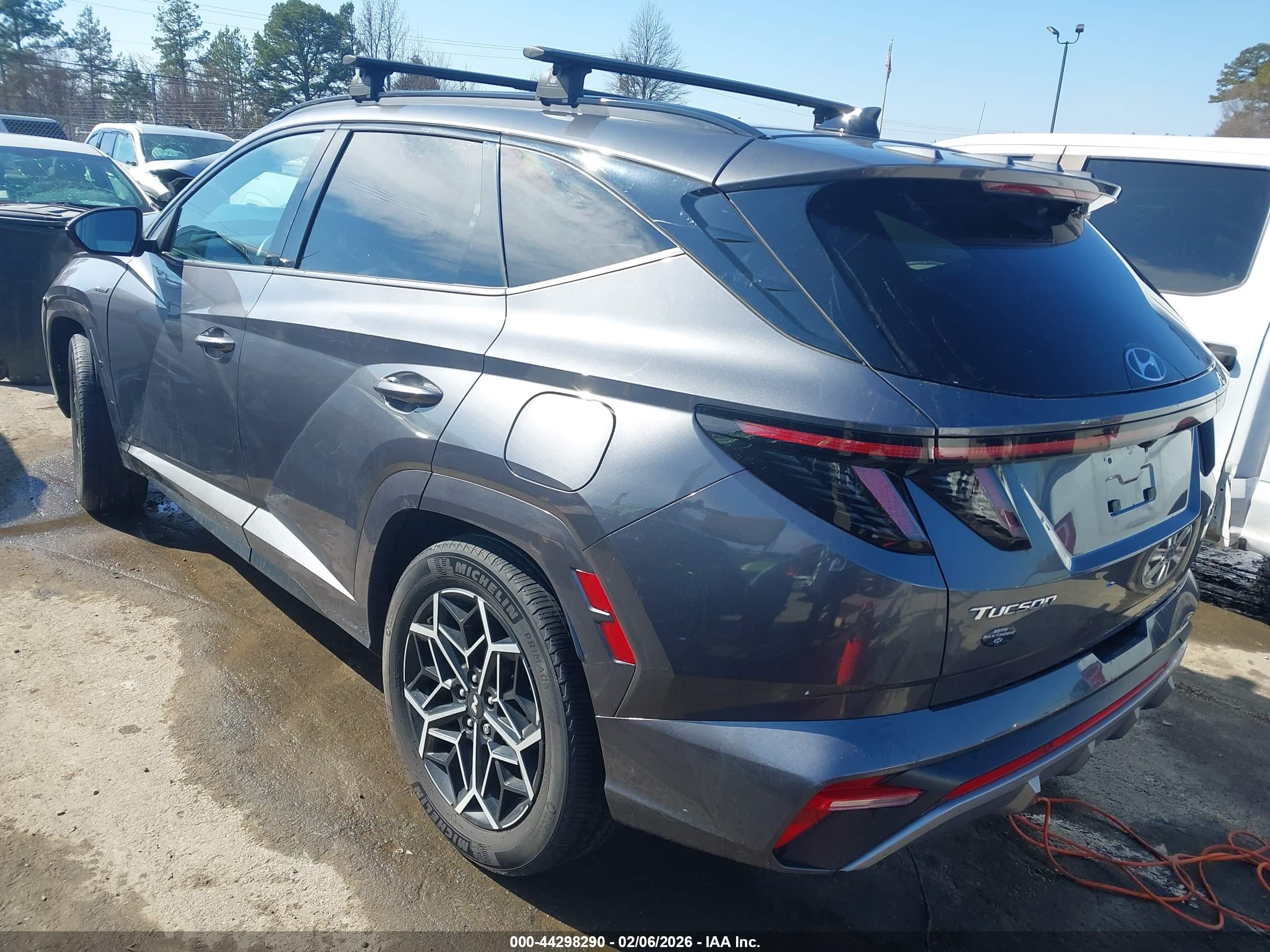 HYUNDAI TUCSON image 3