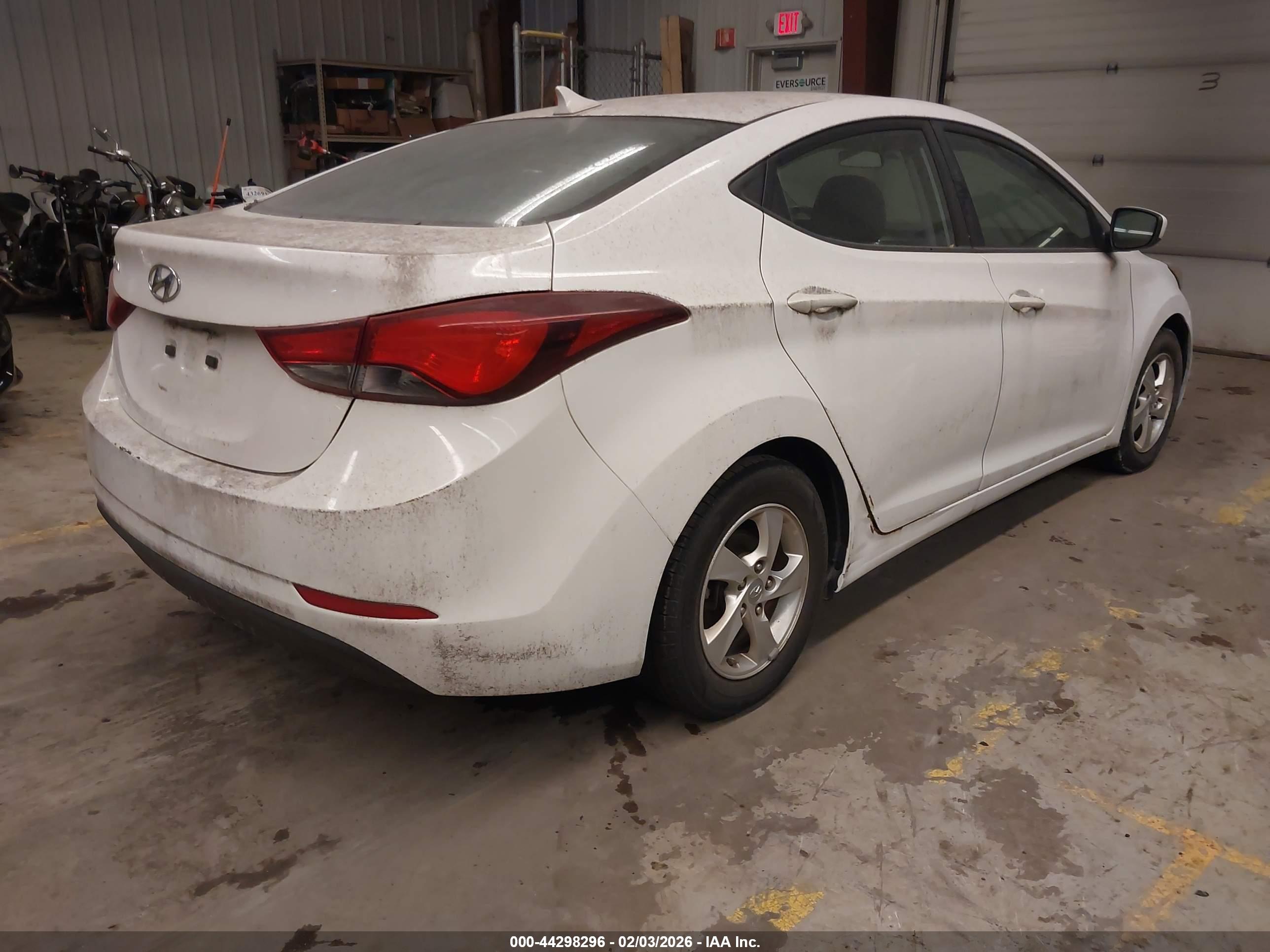 HYUNDAI ELANTRA image 4